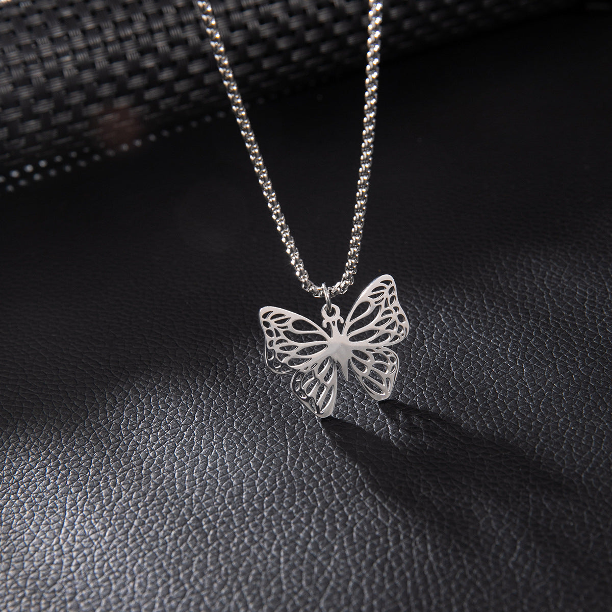 Wholesale  new stainless steel hollow volleyball plant flowers butterfly pendant necklace jewelry men