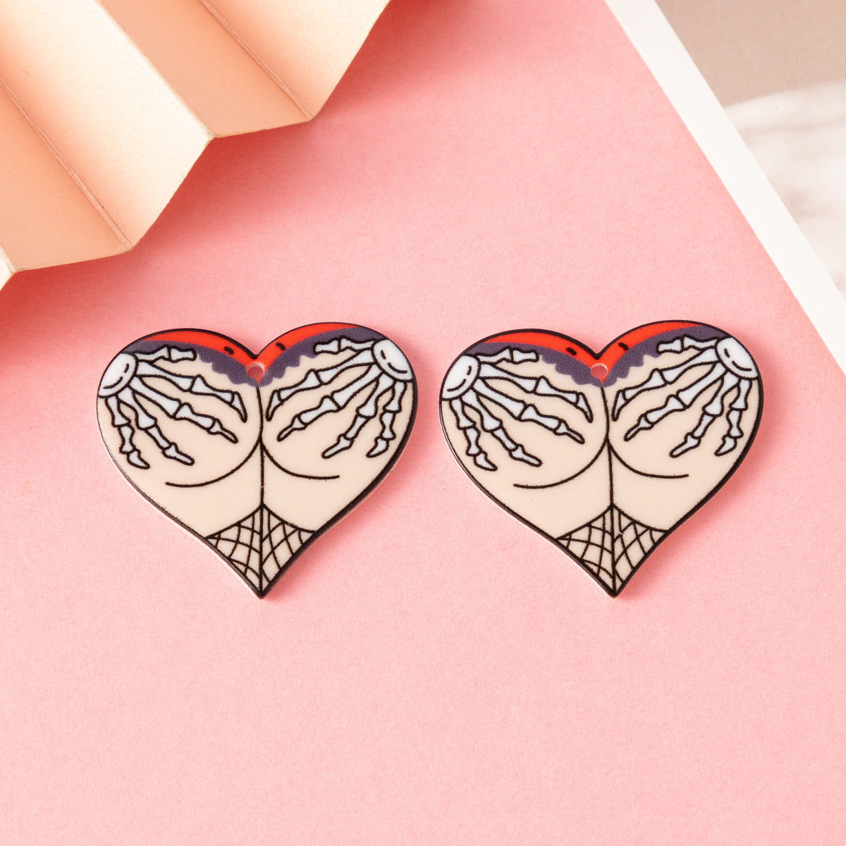 Wholesale 10pcs Halloween DIY Heart-shaped Skull Pattern Fashion Flatback