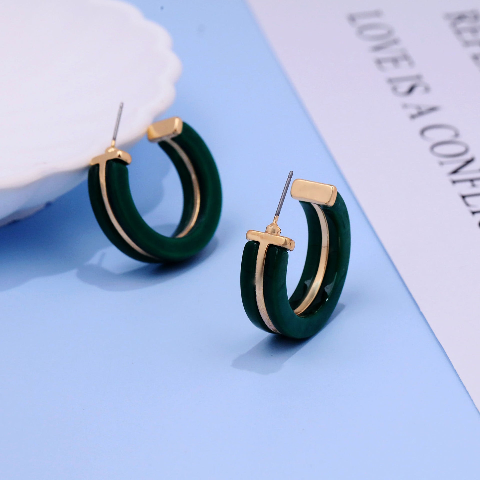 Wholesale Pair of Women Fashion Hoop Earrings Vintage
