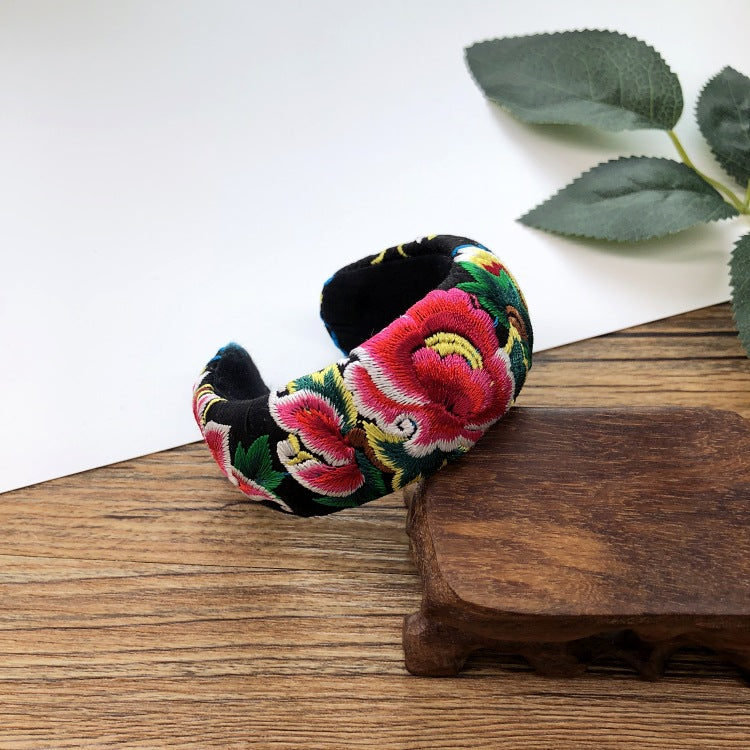 Wholesale Hand-embroidered wide version Miao silver cotton and linen versatile bracelet