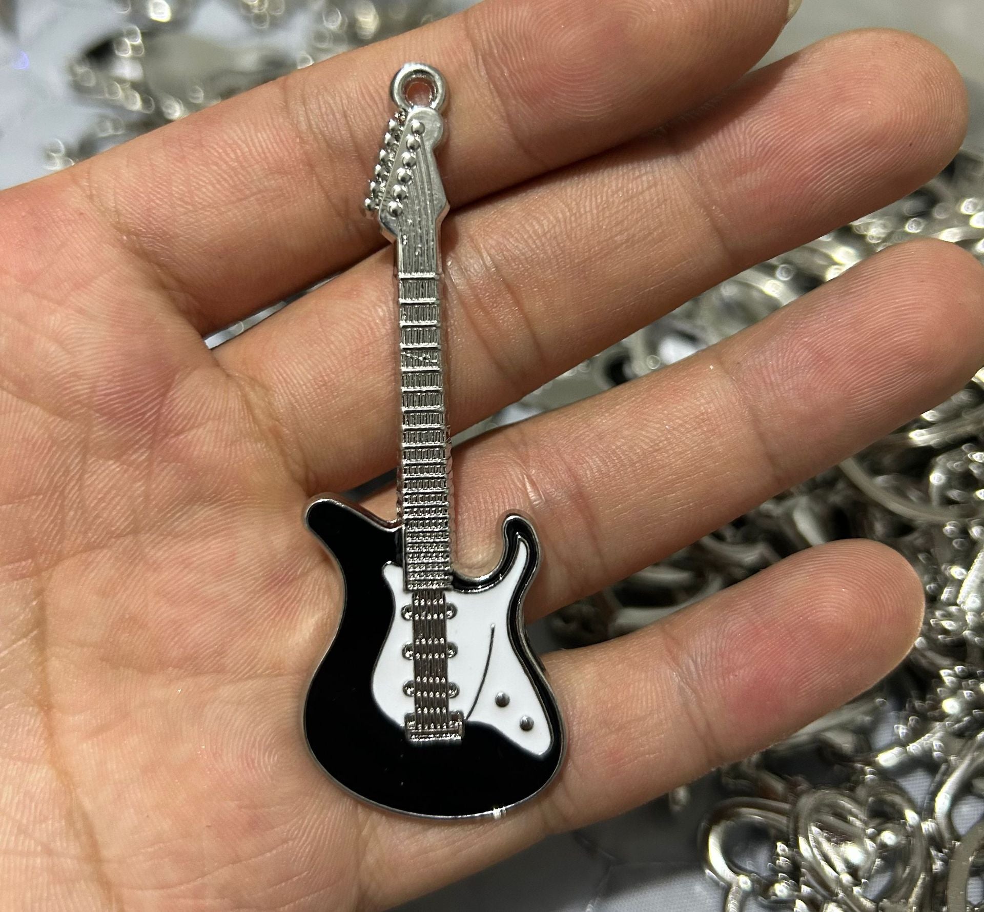 Wholesale Y2K Guitar Pentagram Zinc Alloy Keychain