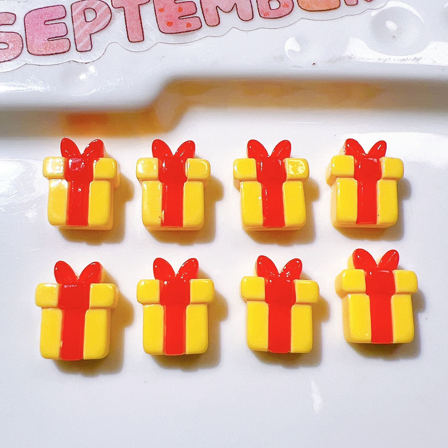 Wholesale 20pcs/pack Christmas resin accessories wholesale DIY handmade materials