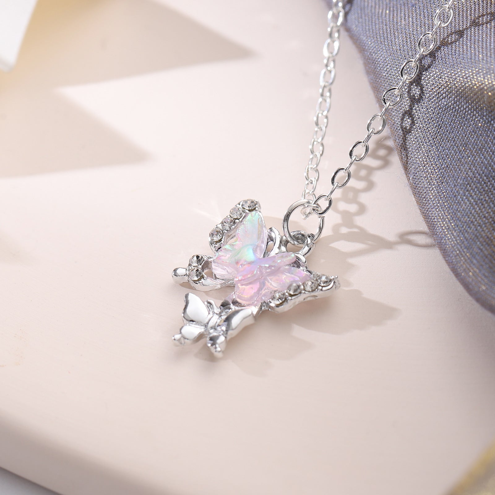 Wholesale Diamond Imitation Cat's Eye Three-Dimensional Butterfly Pendant Necklace