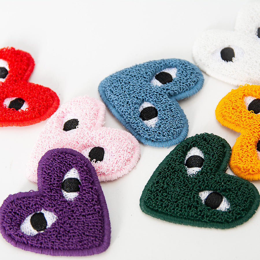 Wholesale Heart Eyes Embroidered Patch Hand Sewn DIY Towel T Shirt Decoration Craft Supply