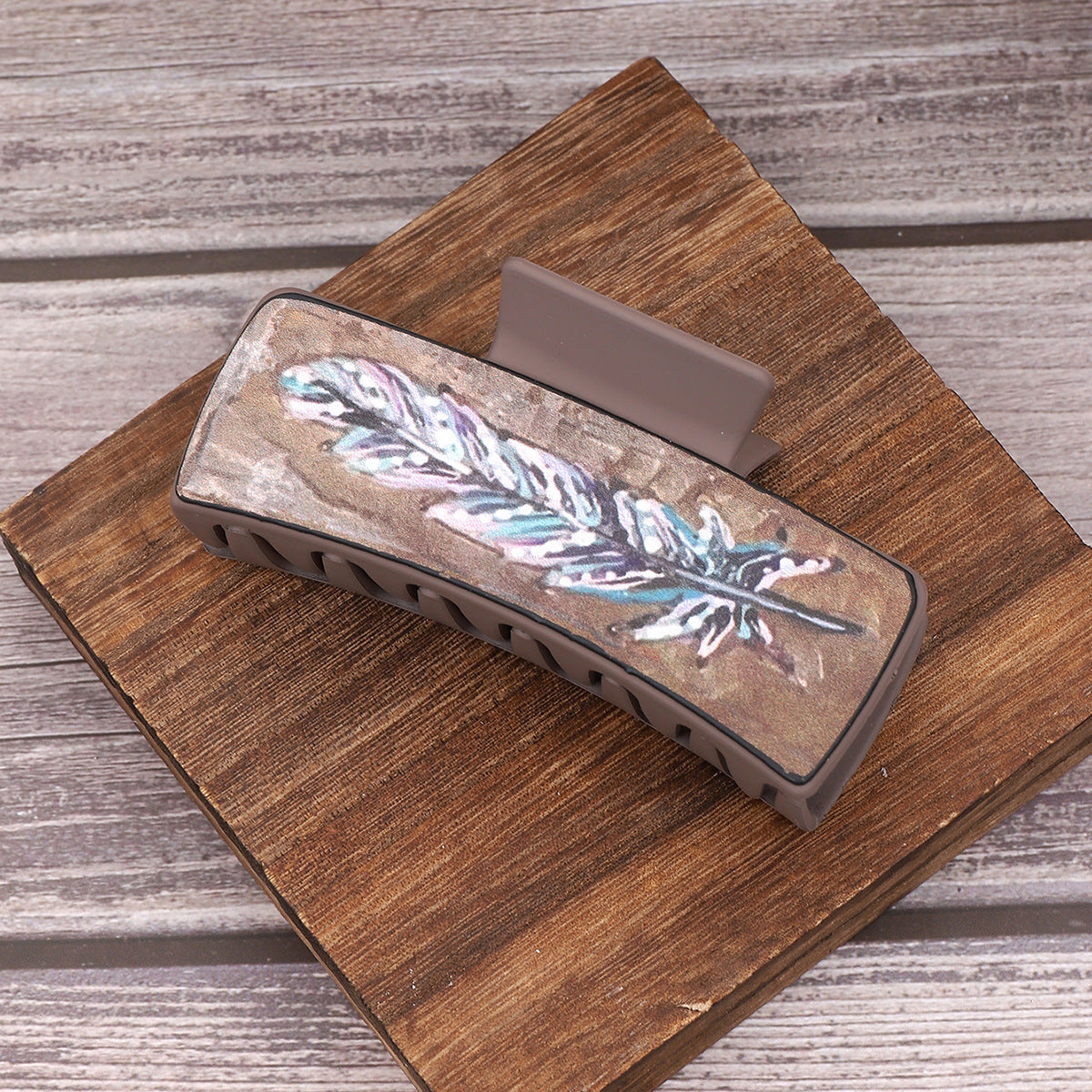 Wholesale Retro Feather Pattern Handmade Shark Hair Clip Women S Artificial Leather Hair Accessory For Everyday Styling