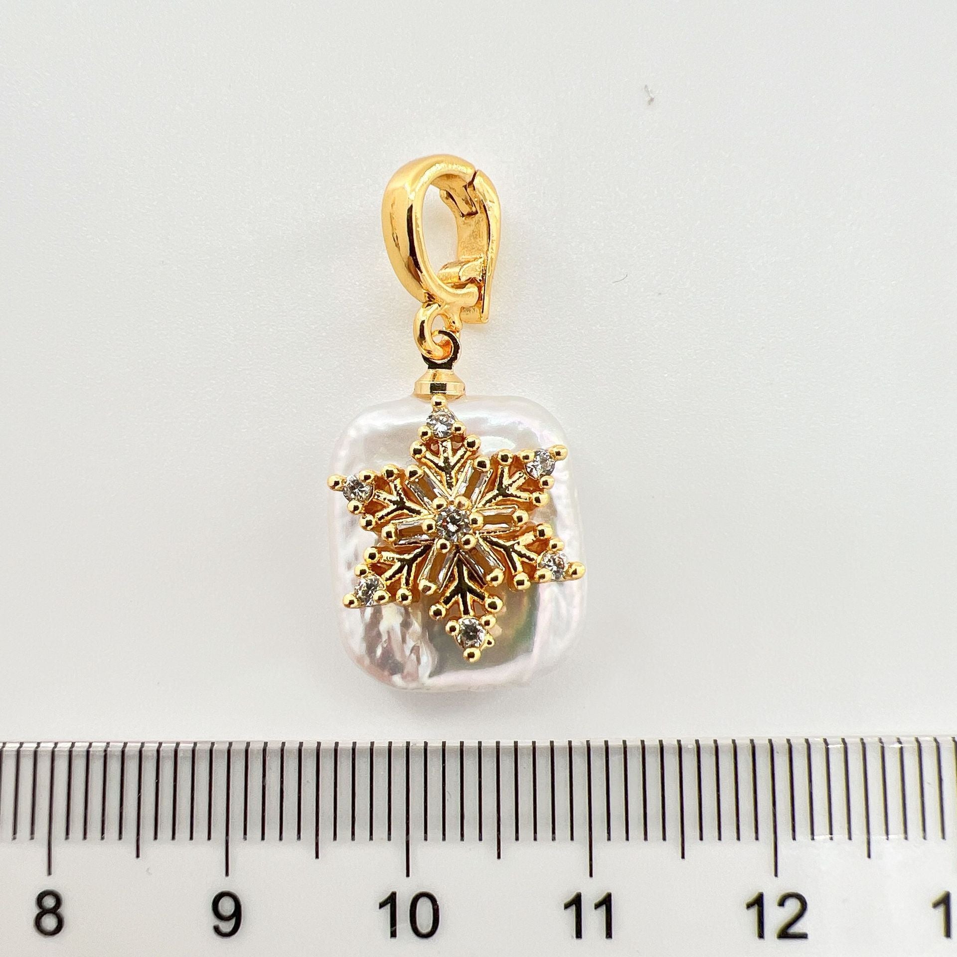 Wholesale Copper Gold Plated Baroque Pearl Saturn Lucky Bag Maneki Neko Snowflake Pendant Necklace Clasp