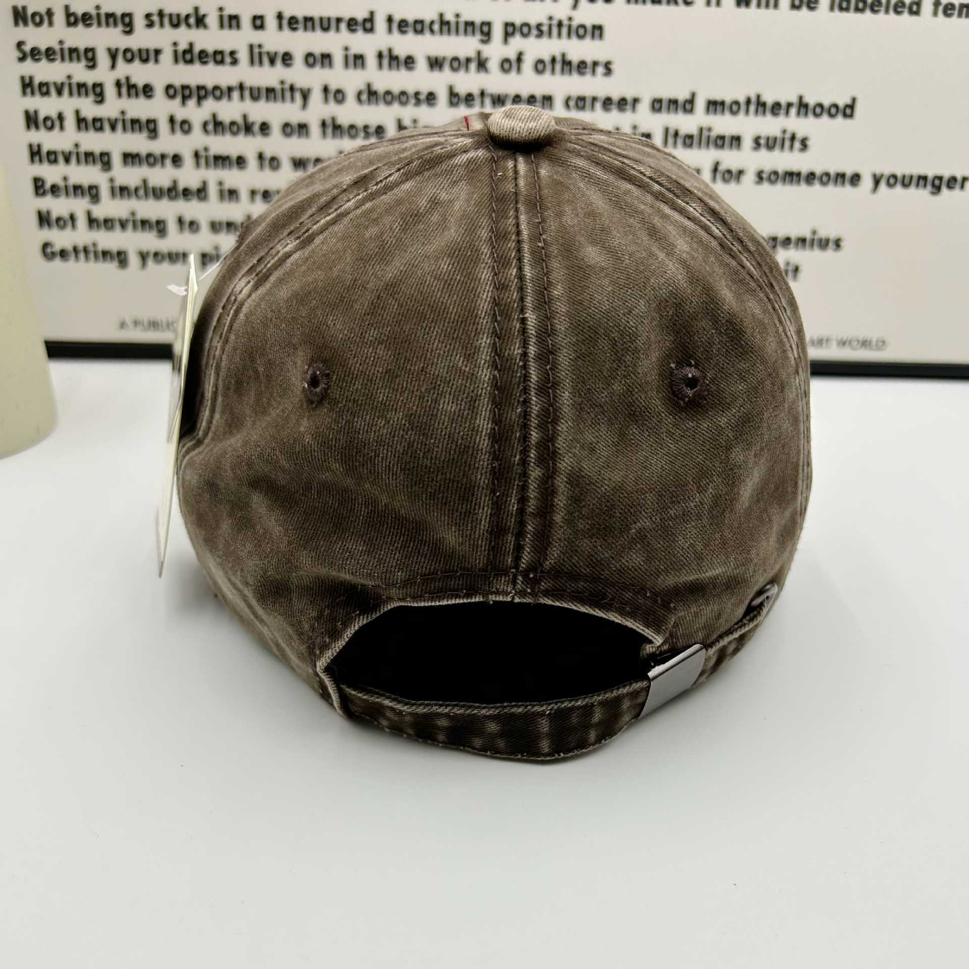 Wholesale Retro leopard print sweet cool rhinestone letters brushed old large head circumference face small duckbill cap