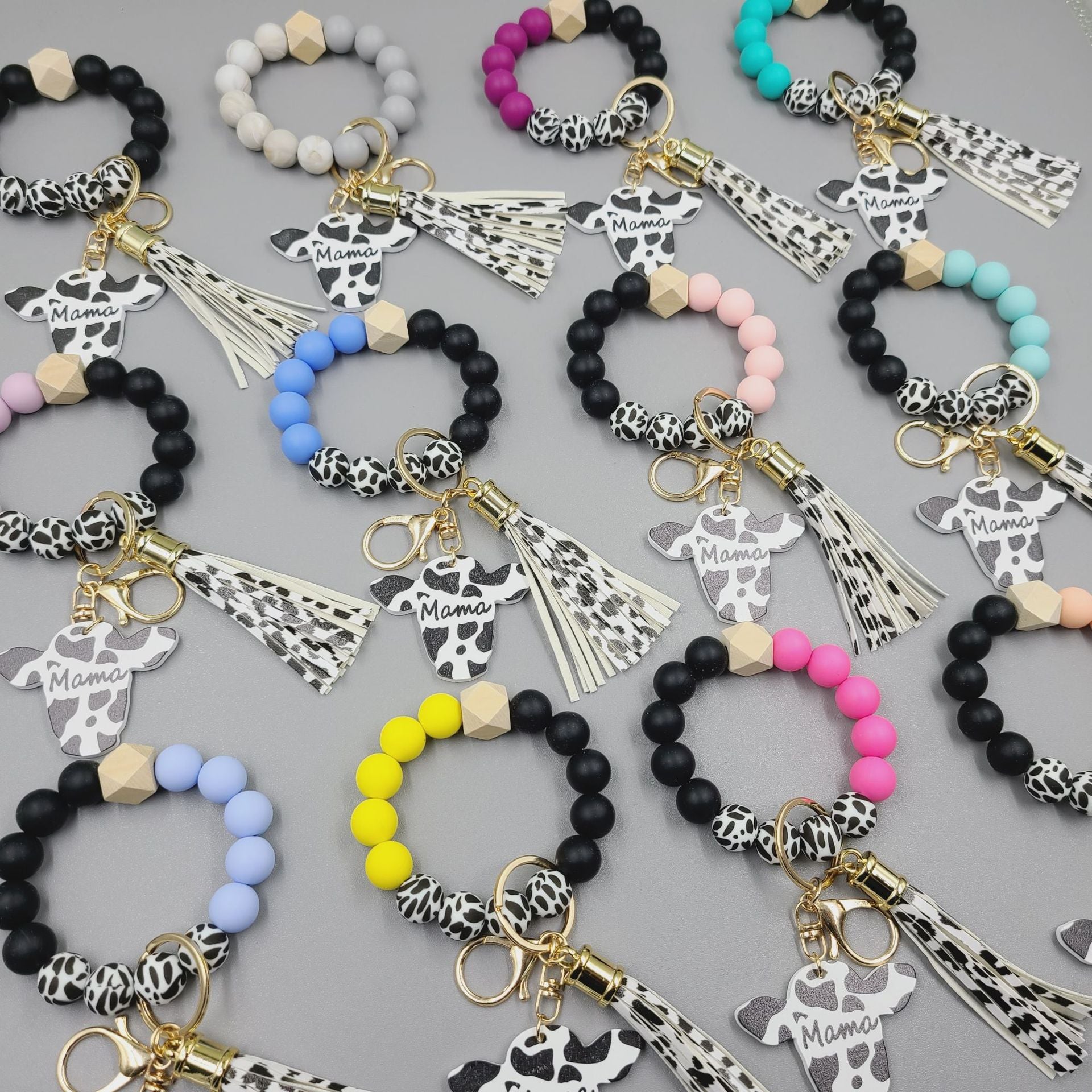 Wholesale Western Style Wood Chips MAMA Bull Head Silicone Beads Bracelet Keychain