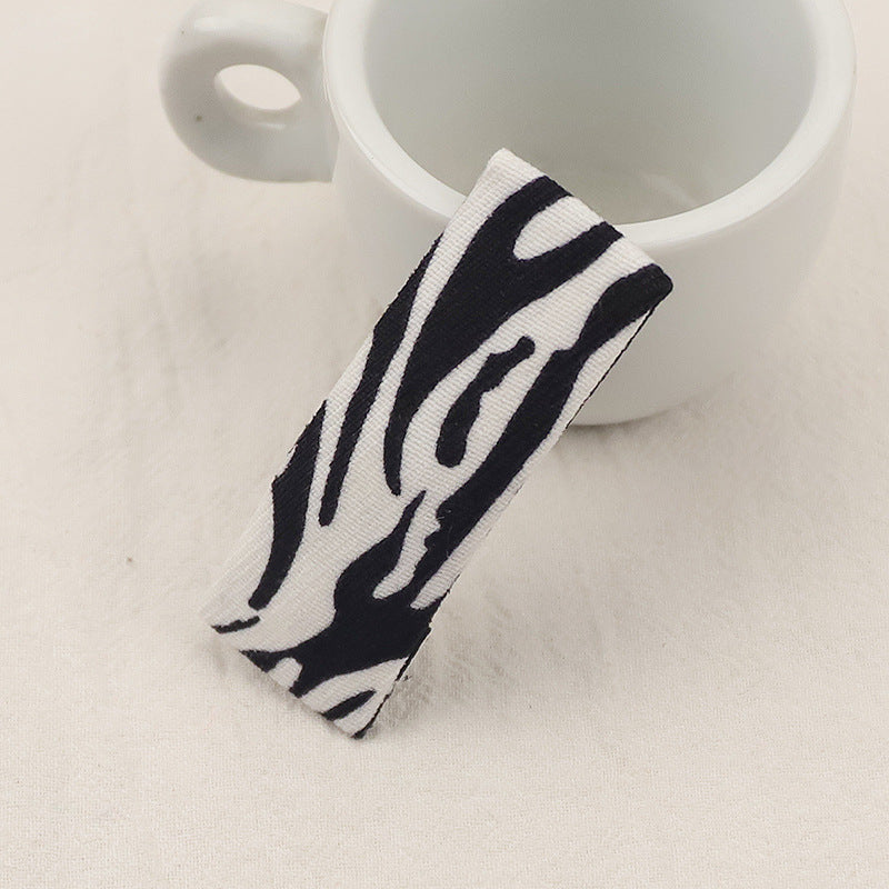 Wholesale Leopard Print Simple and Versatile Bangs Fabric Hair Clips