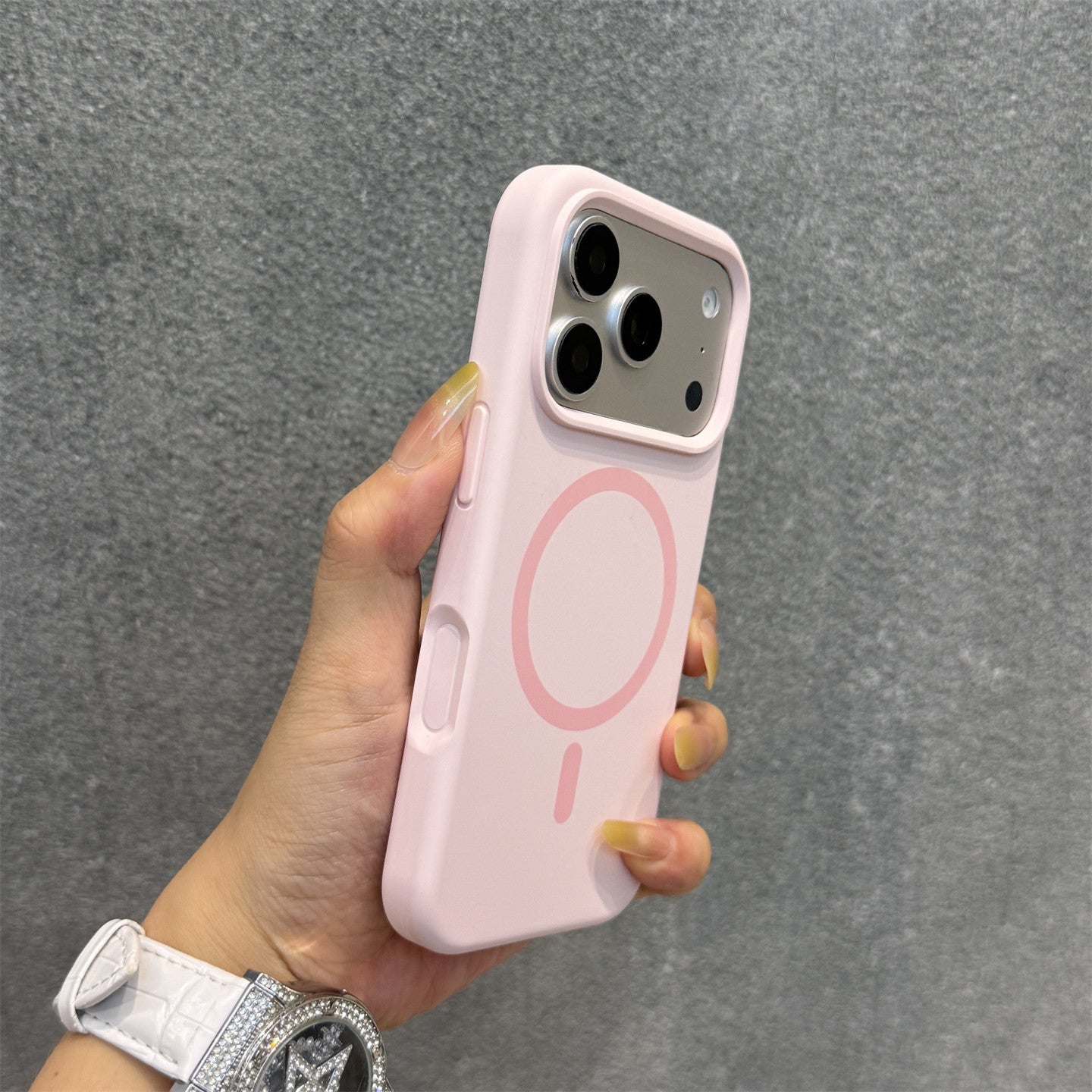 Wholesale Trendy Liquid Silicone Magnetic Phone Case For 17 Stylish Everyday Use Phone Accessory Boutique Gift