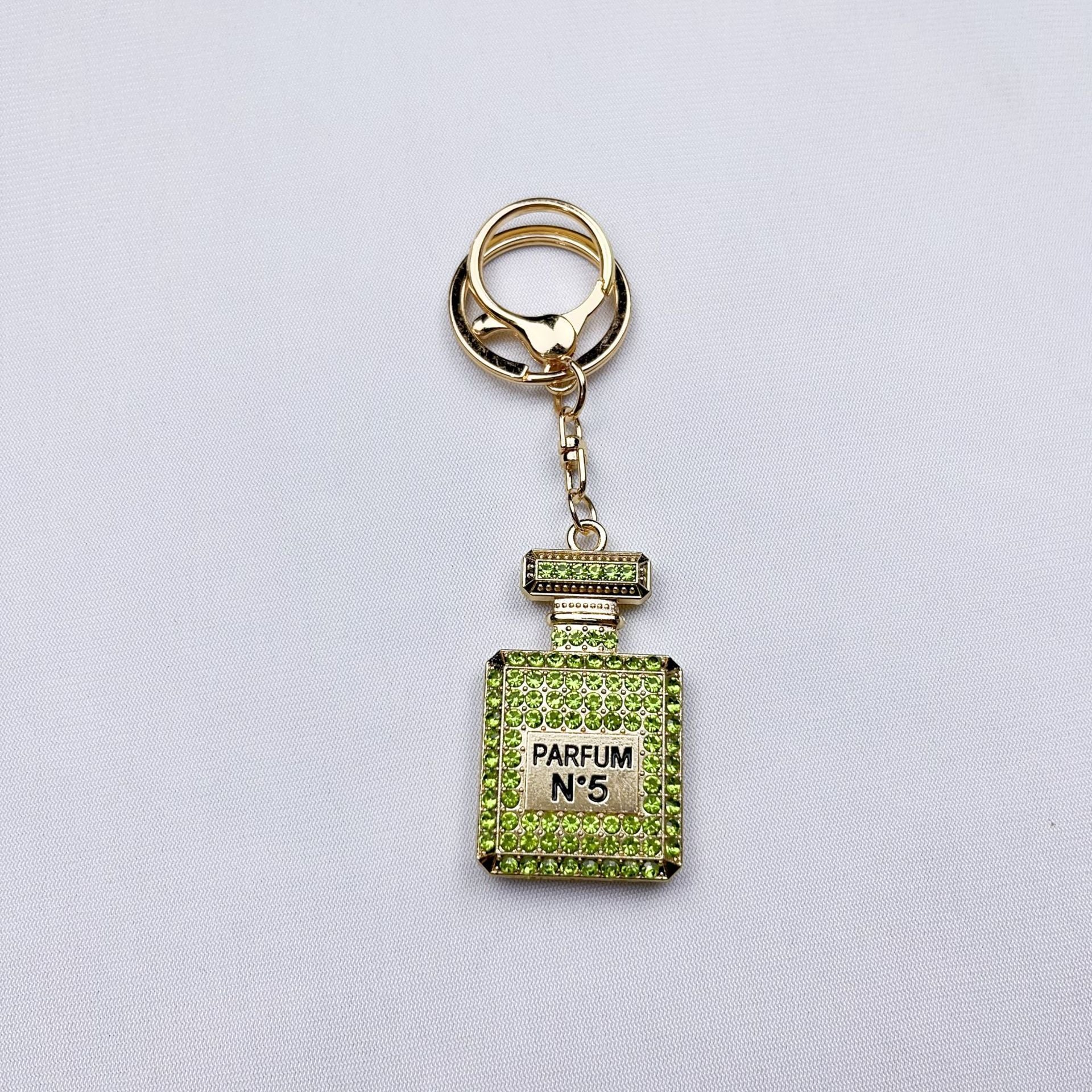 Wholesale Creative Diamond Set Fashion Full Diamond perfume Bottle Bag Car Keychains
