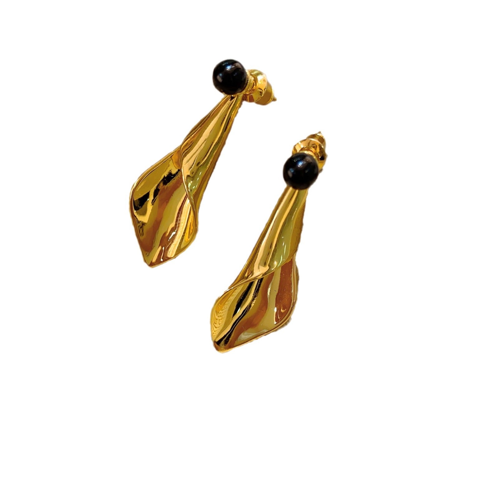 Wholesale Simple Pleated Leaf Earrings