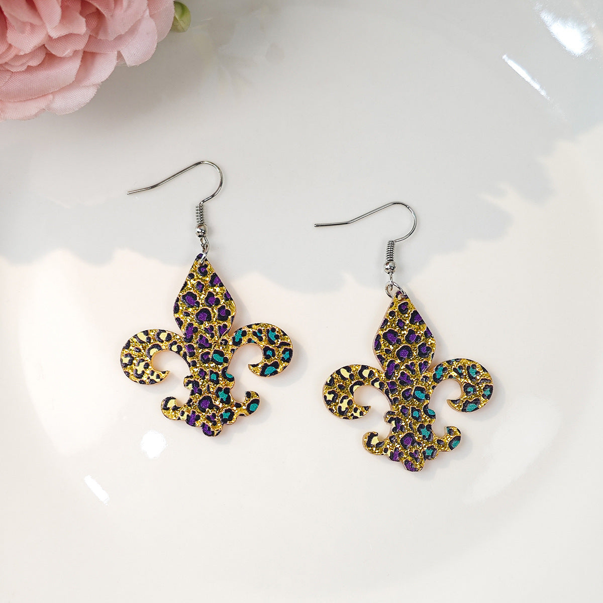 Wholesale Retro Color Contrast Sequin Acrylic Carnival Creative Personalized Three-color Puppy Earrings