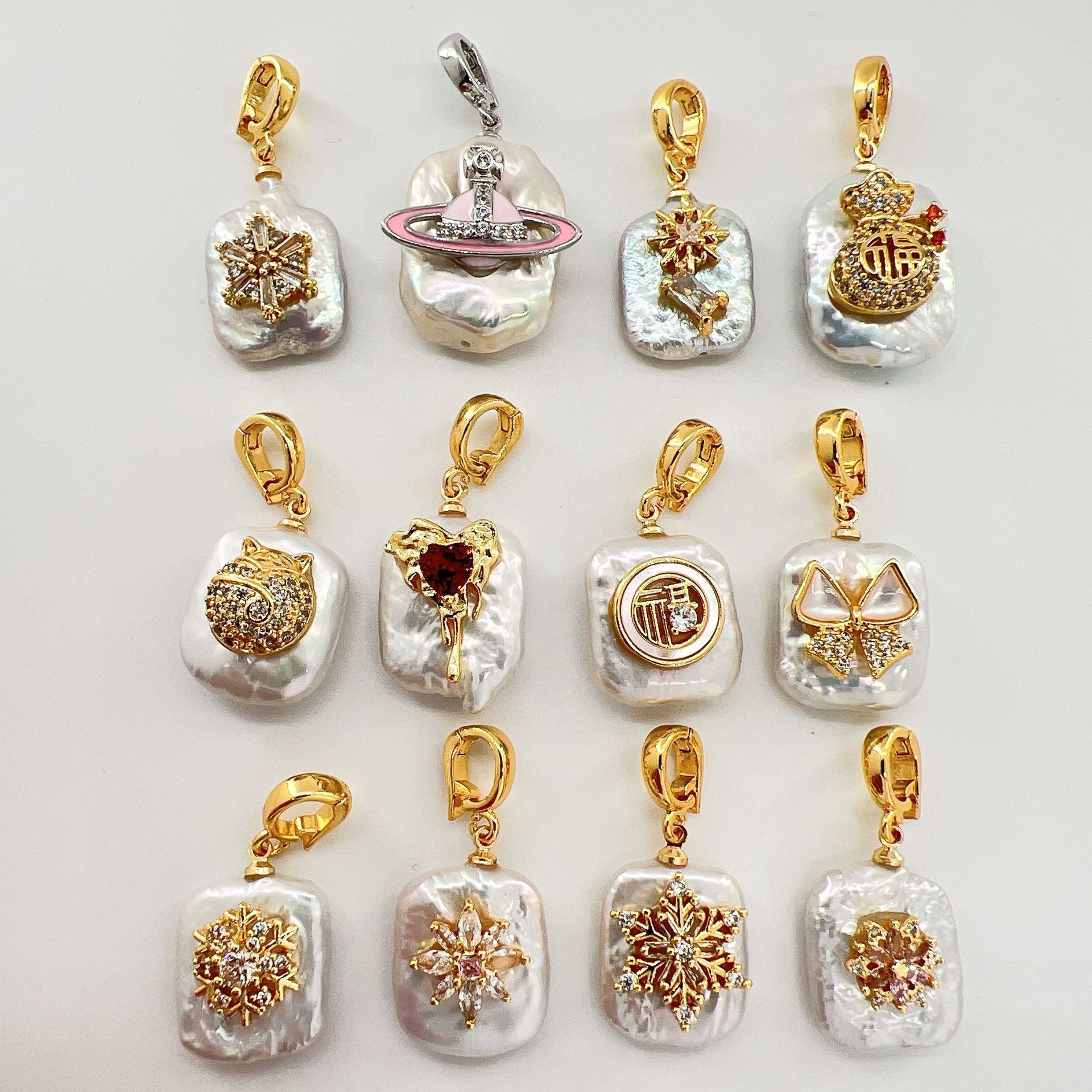 Wholesale Copper Gold Plated Baroque Pearl Saturn Lucky Bag Maneki Neko Snowflake Pendant Necklace Clasp