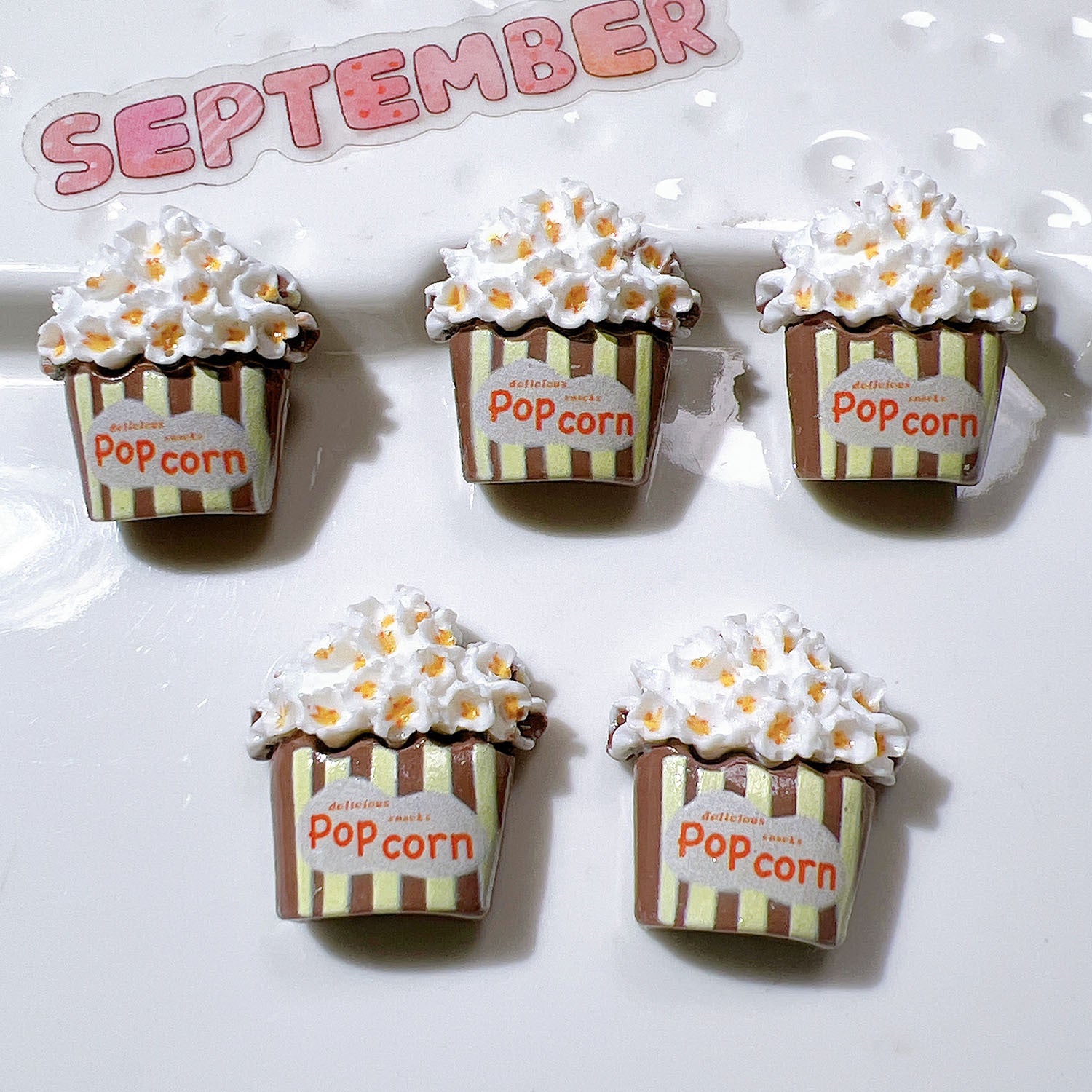 Wholesale 20pcs/pack resin accessories diy handmade material shoe flower cream glue