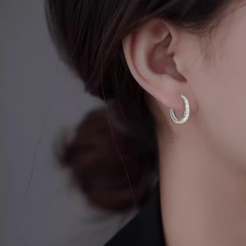 Wholesale Sparkling earrings, ear clips, niche design, earrings, frosted