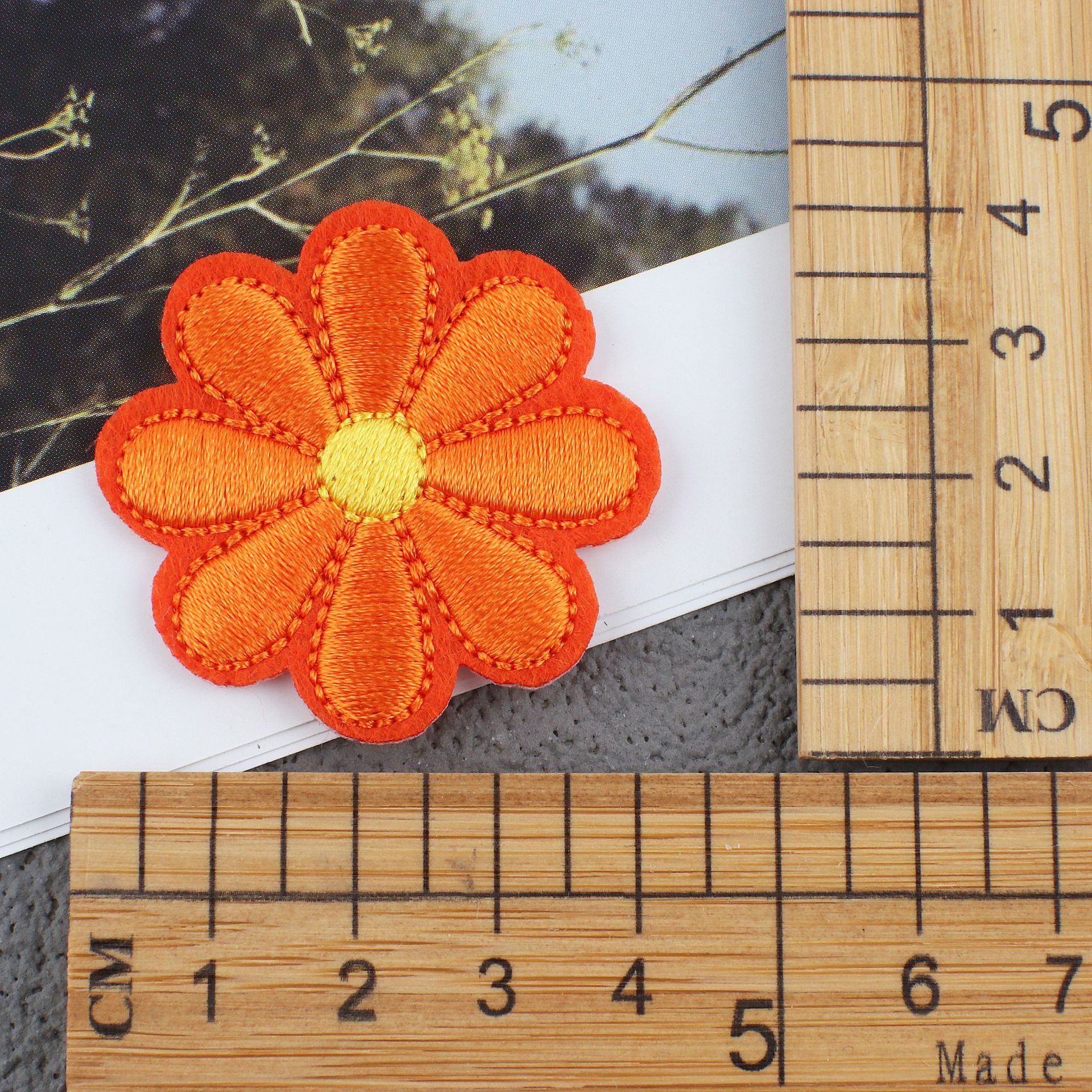 Wholesale Polyester Embroidery Patch Set Sunflower Bee Iron On Clothing DIY Accessory