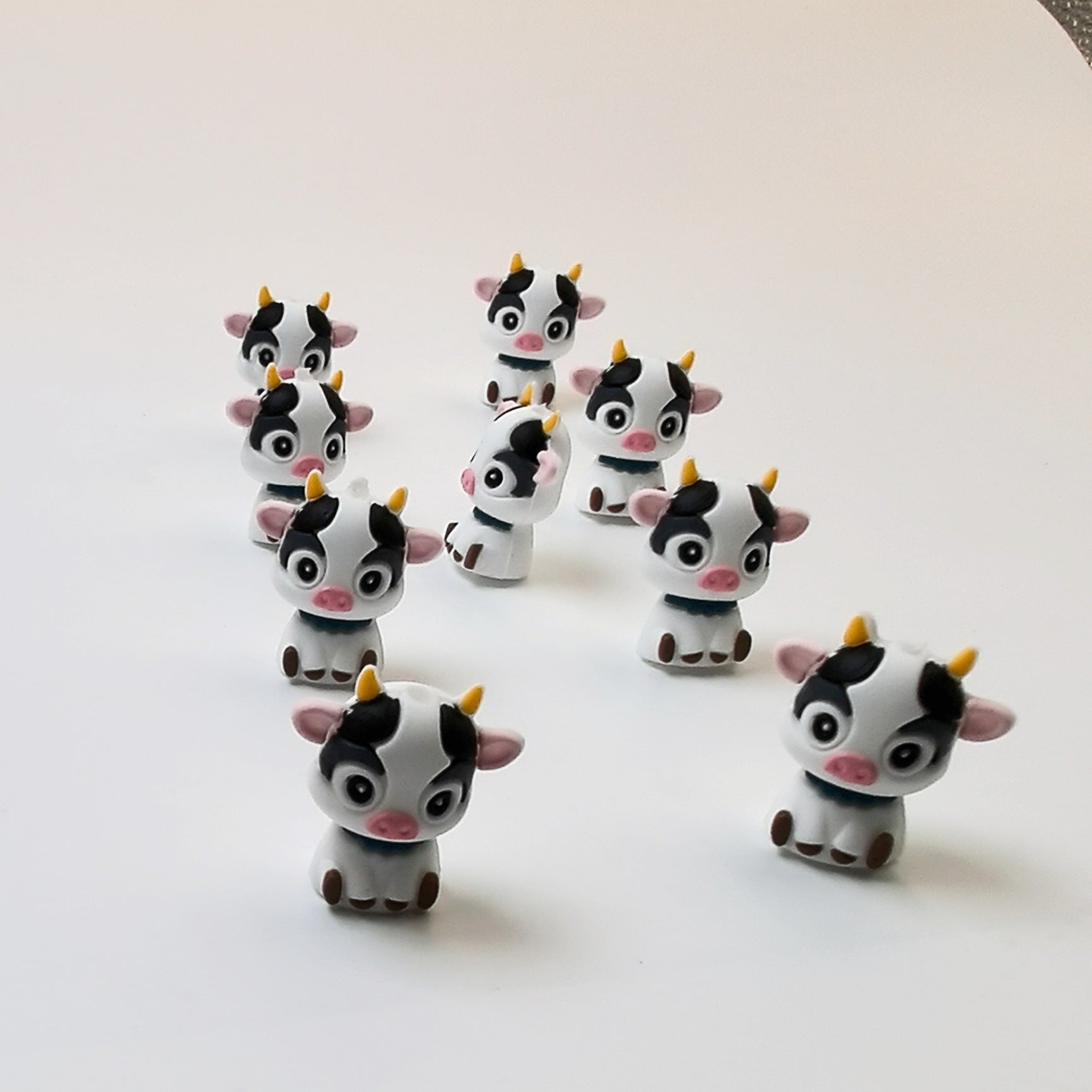 Wholesale 10pcs 3D White Cow New Three-dimensional Silicone Cartoon DYI Beads
