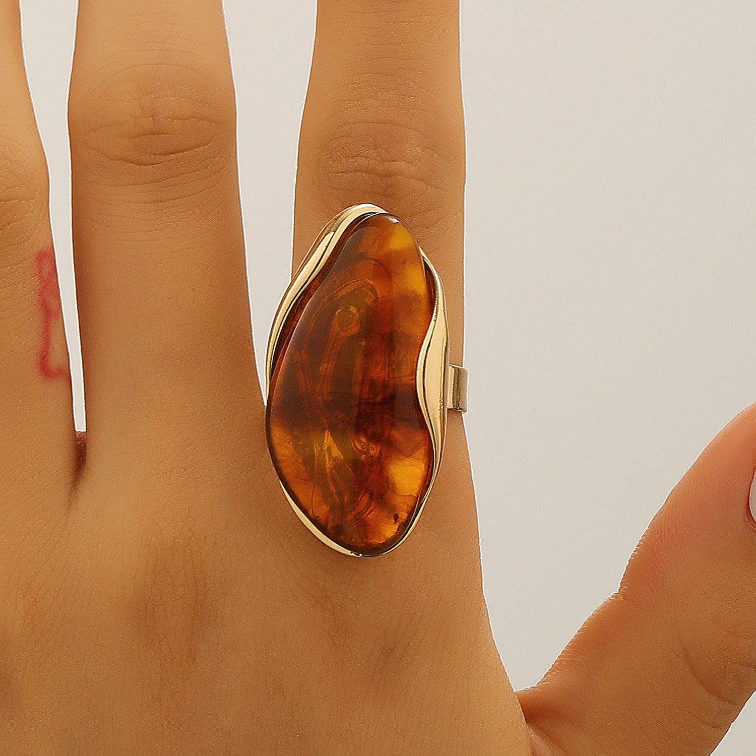 Wholesale Irregular Chic Retro Coffee Resin Alloy Earrings Geometric Gold Tone Fashion Accessory