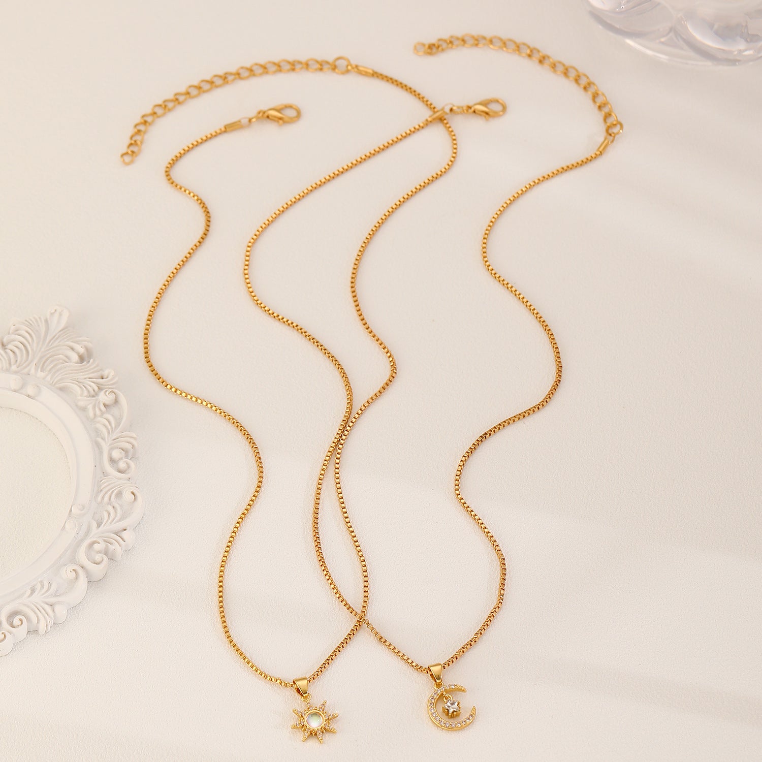 Wholesale Chic Moon Sun Magnetic Couple Necklace Alloy Jewelry Accessory For Resale