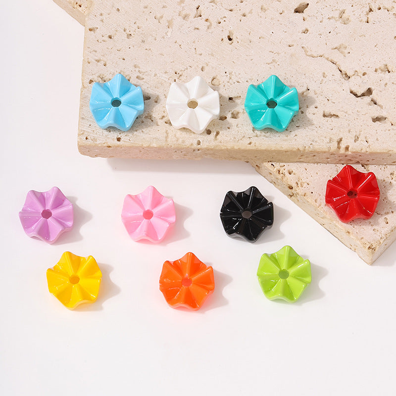 Wholesale 100pcs 16mm acrylic stacking perforated wavy snowflakes