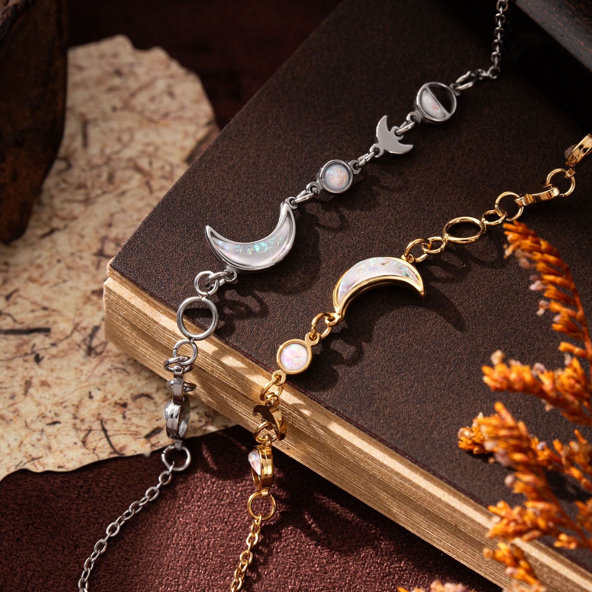 Wholesale 18K Gold Plated Stainless Steel Crescent Moon Bracelet Trendy Minimalist Jewelry Gift For Women Everyday Wear