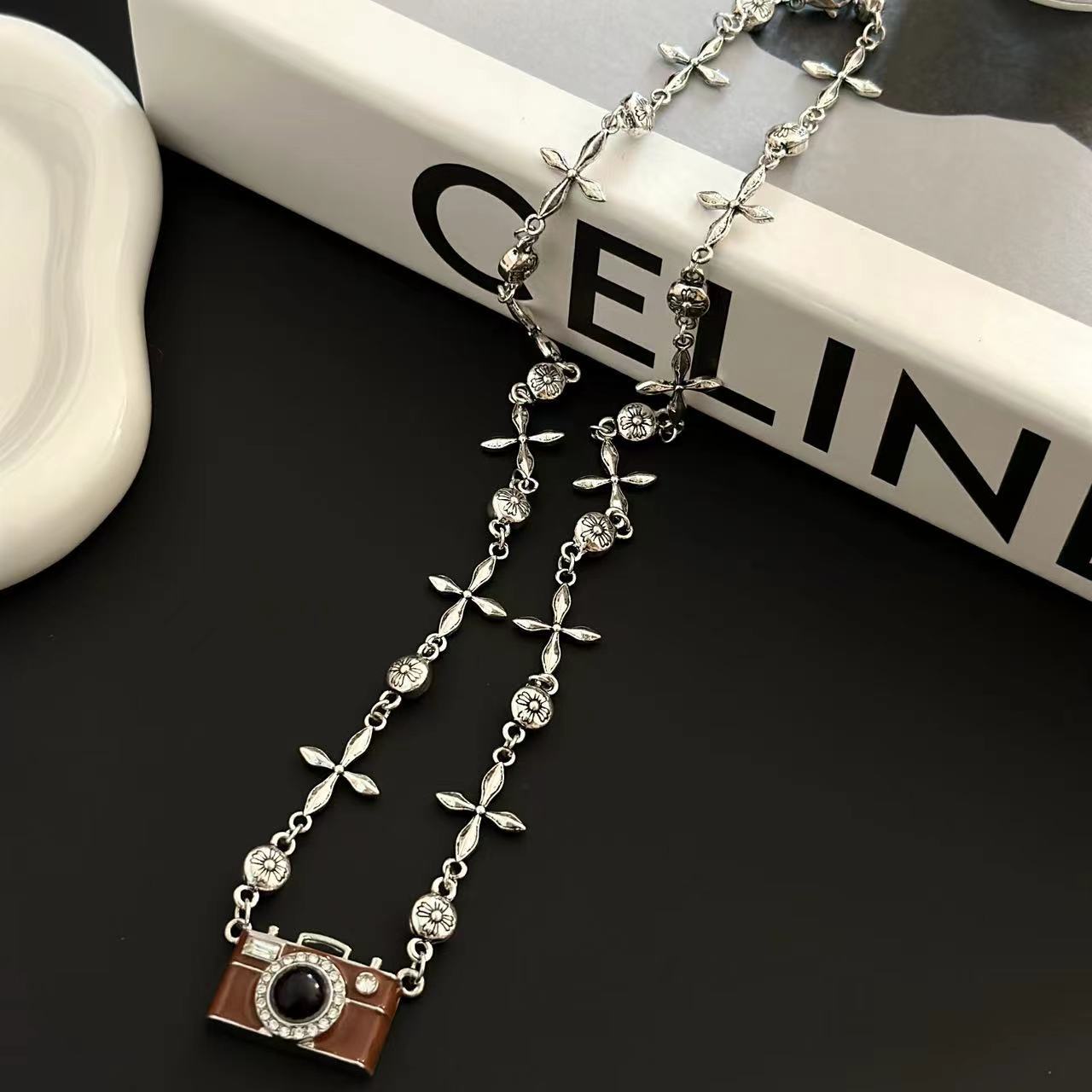 Wholesale Camera sweater chain hip-hop style titanium steel clavicle chain