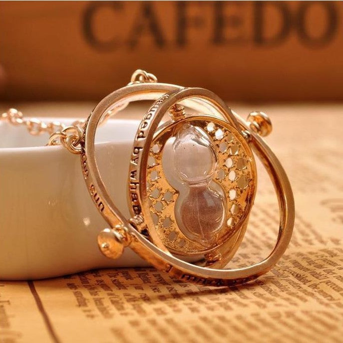 Wholesale Zinc Alloy Hourglass Vintage Necklace Sweater Chain