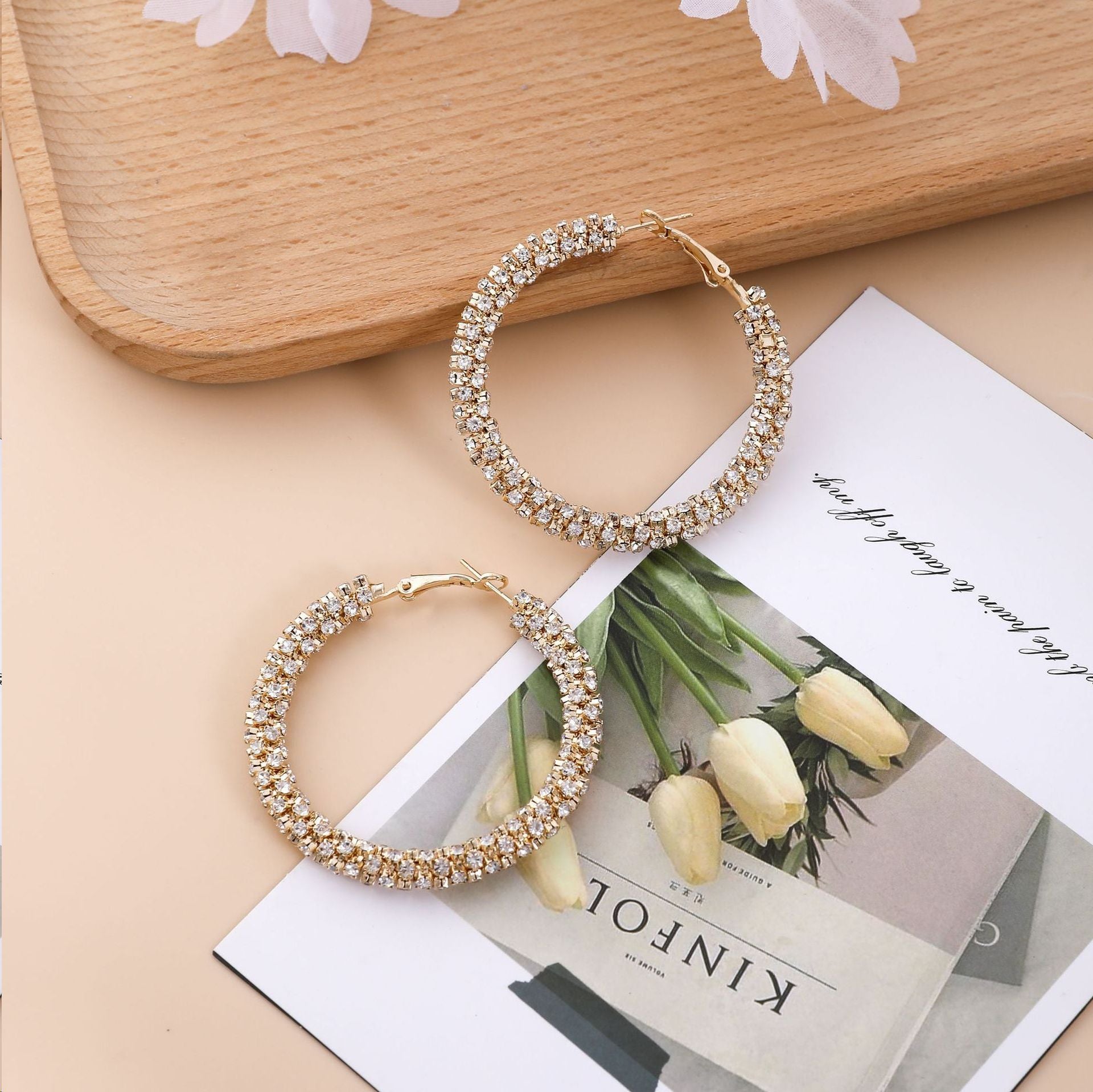 Wholesale Fashion Light Luxury Diamond Large Women's Round Simple Elegant Earrings