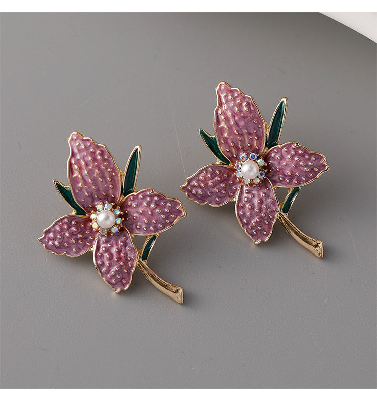 Wholesale Alloy Diamond Studded Flower Earrings