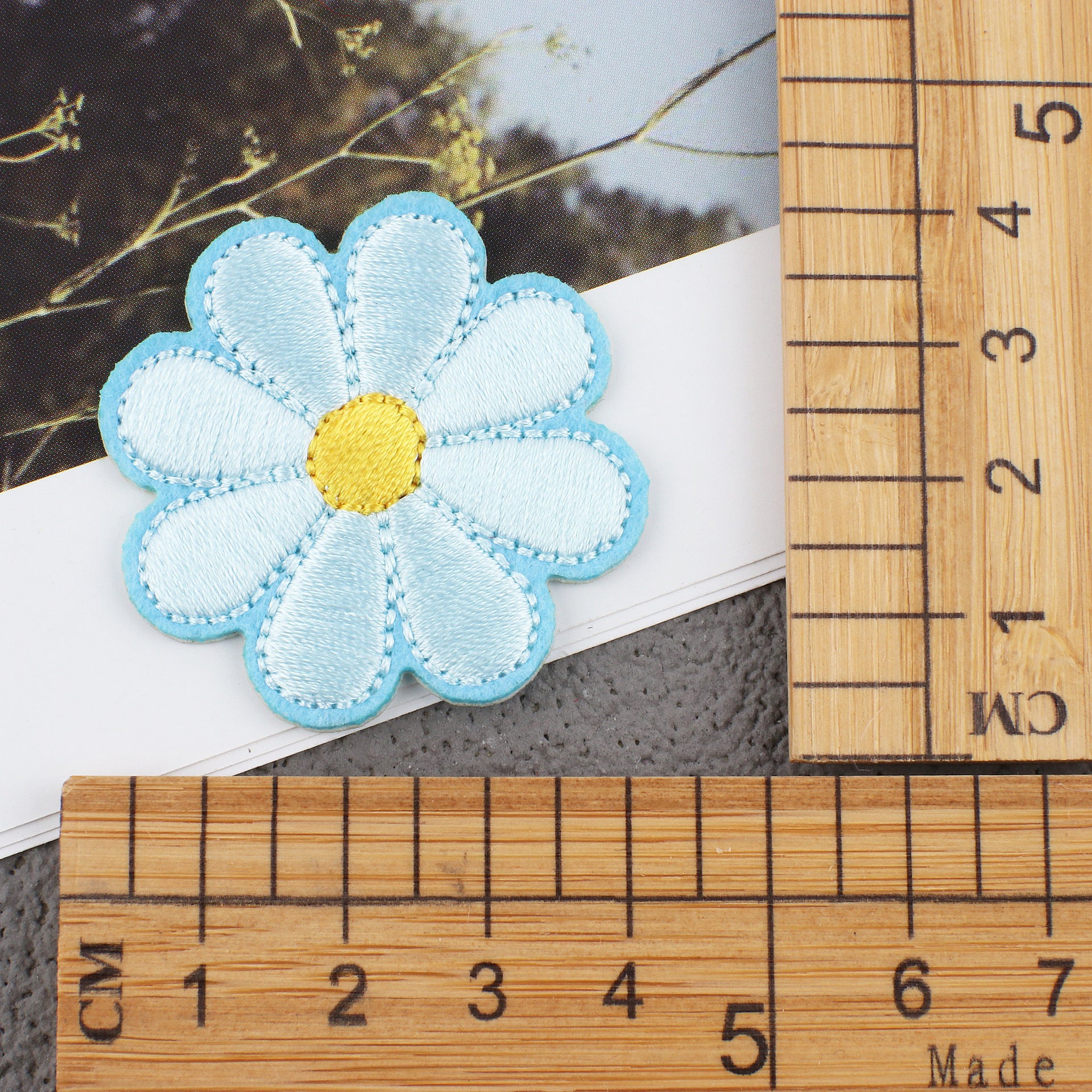 Wholesale Polyester Embroidery Patch Set Sunflower Bee Iron On Clothing DIY Accessory