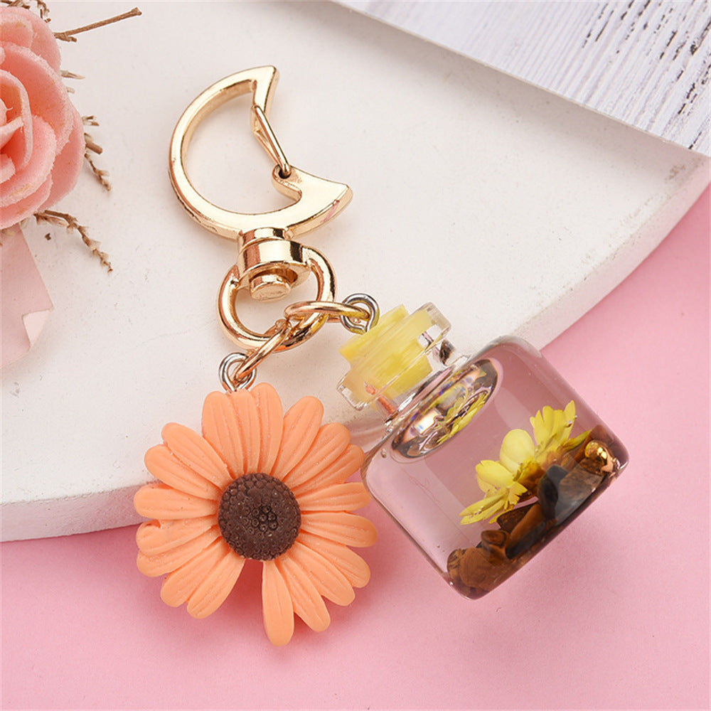 Wholesale Zinc Alloy Moon Buckle Small Chrysanthemum Keychain