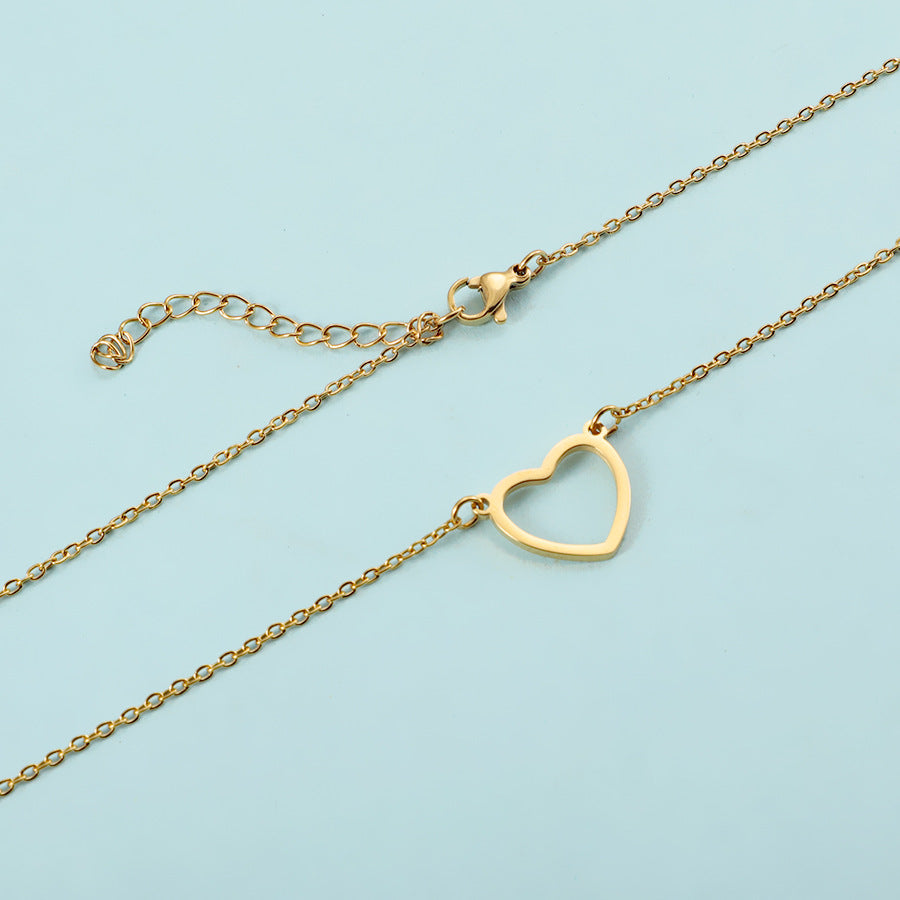 Wholesale Simple and elegant hollow heart-shaped necklace