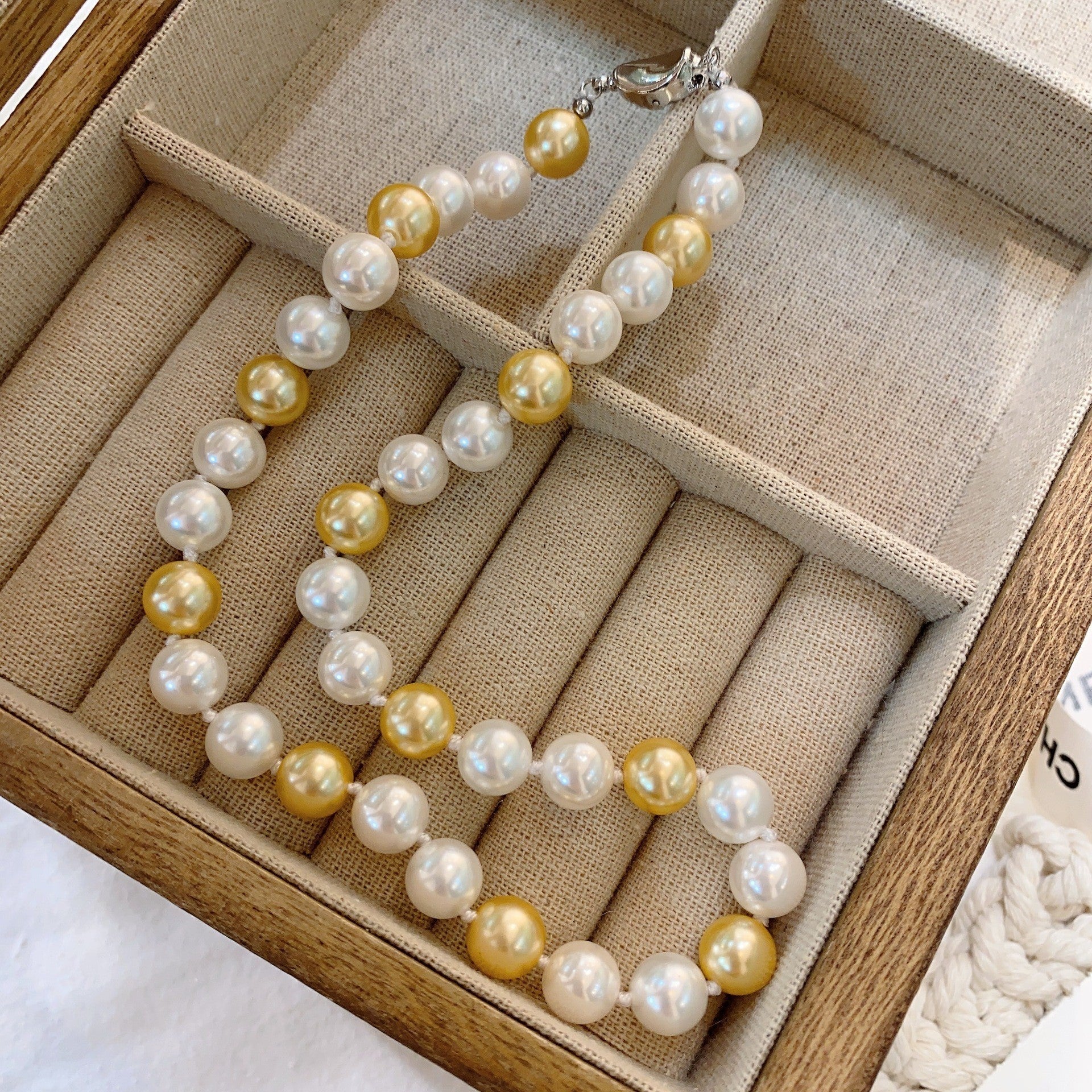 Wholesale A Multi-wear Sweater Pearl Necklace