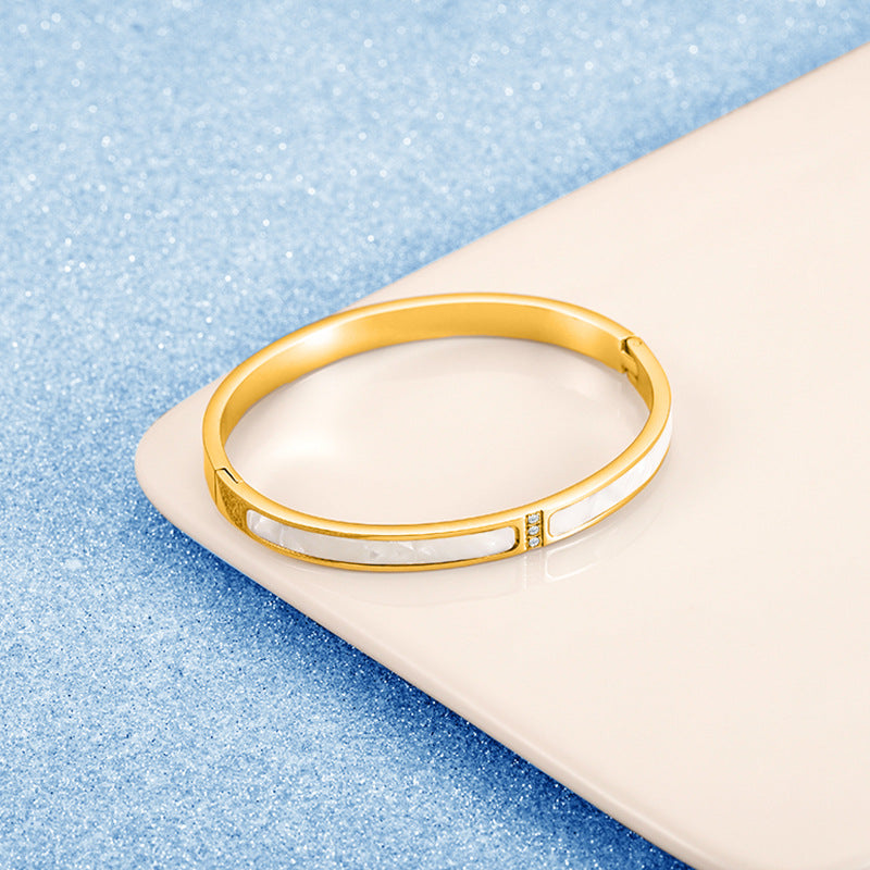 Wholesale of New Gold White Fritillaria Stainless Steel Bracelet