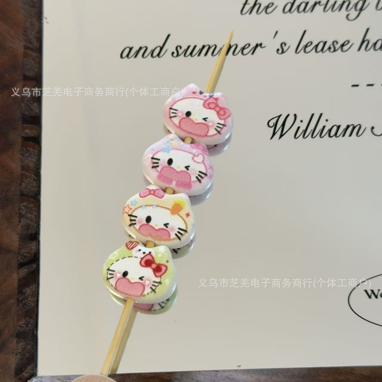 Wholesale 10pcs Cartoon Cute Relief Cat Head Acrylic Beads OLY Exclusive