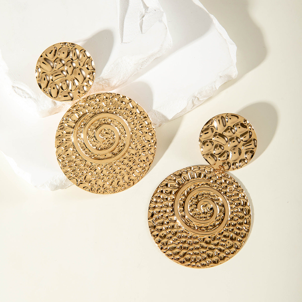 Wholesale Circular hollow crescent  Vintage Earrings