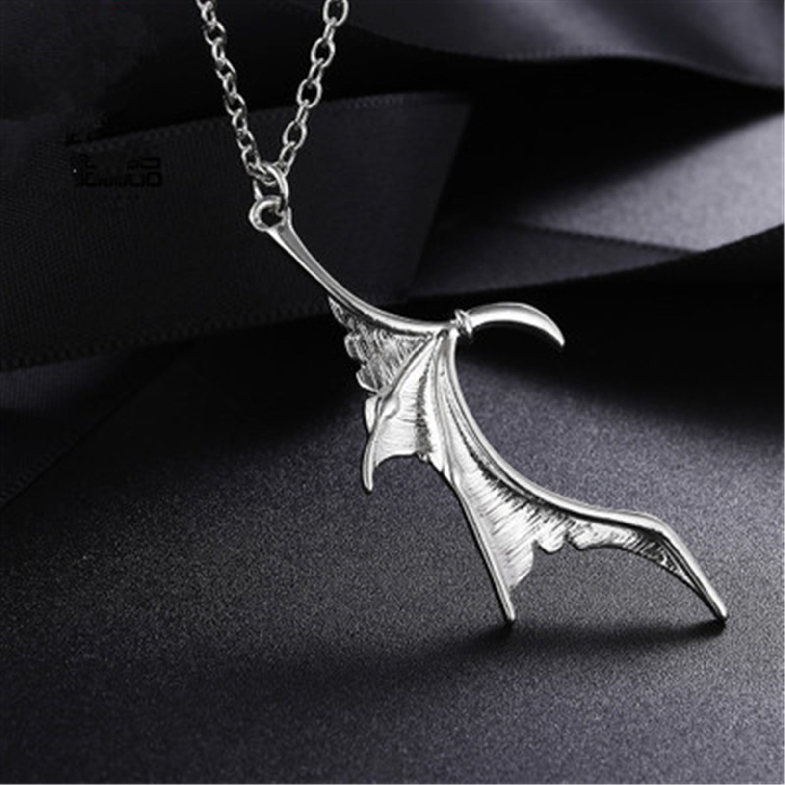 Wholesale Demon Wings Necklace Couple Gothic Retro Punk Hip Hop Metal Pendant Heart-shaped Necklace