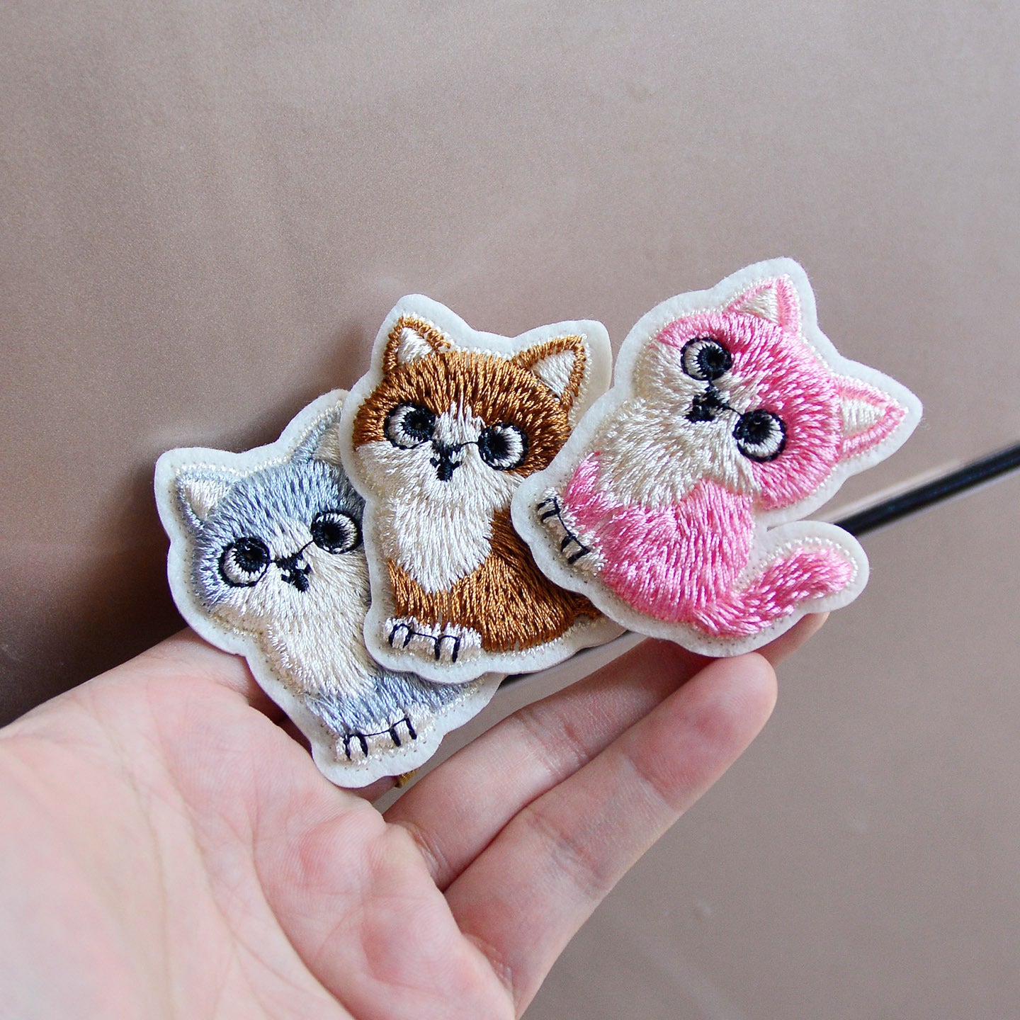 Wholesale Chic 3D Embroidery Cat Patch Polyester Cartoon Animal Repair Patch For DIY Clothing Towel Decor