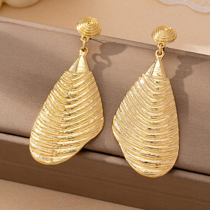 Wholesale Shell Wave Pattern Vintage Women S Alloy Earrings Trendy Chic Party Jewelry Accessory For Gift