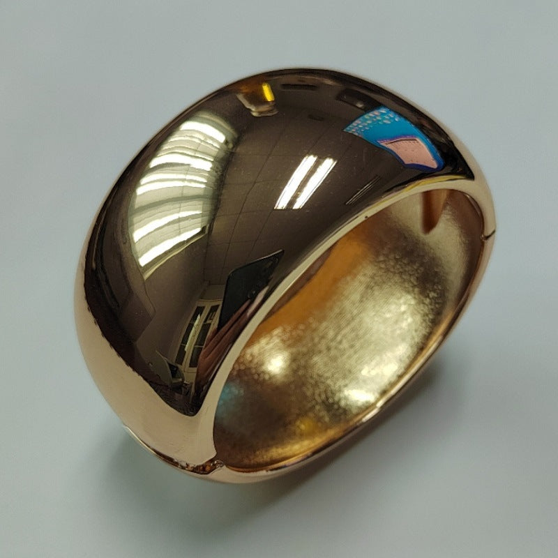 Wholesale Alloy Electroplating Exaggerated Large Smooth Bracelet