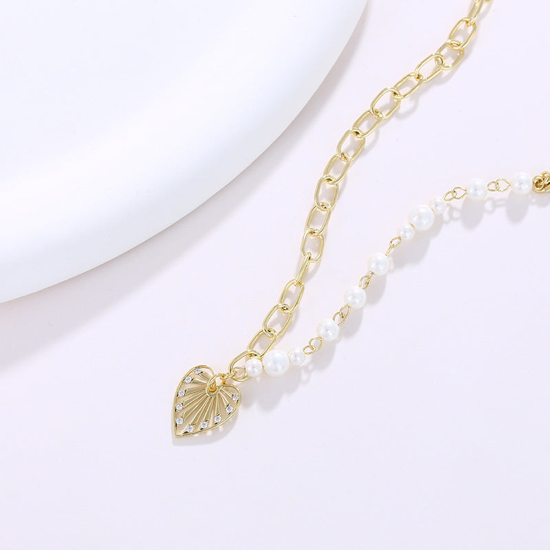 Wholesale Fashion Patchwork Imitation Pearl Autumn and Winter Niche Design, Love Pendant Temperament Collarbone Chain Necklaces