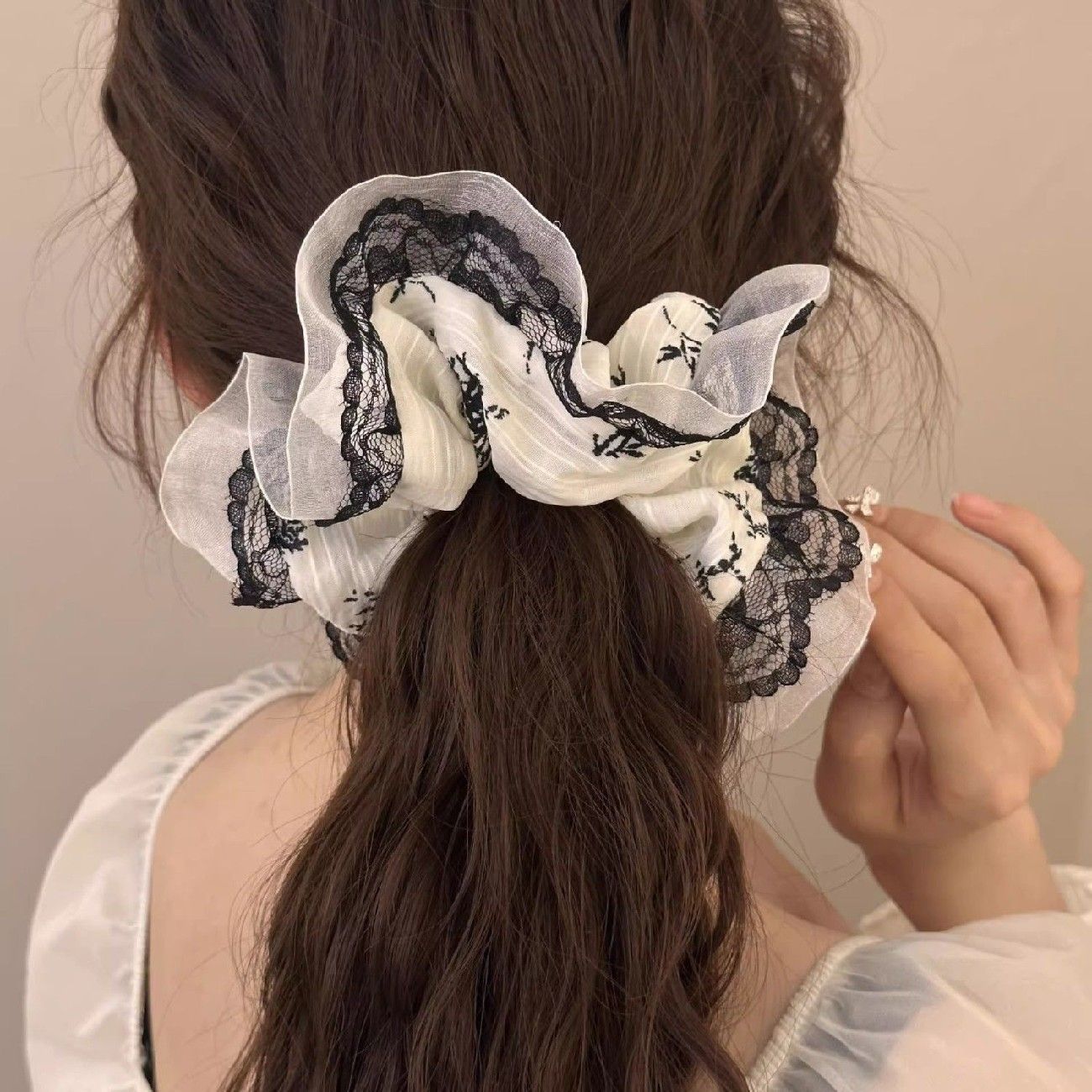 Wholesale Lace Hairband with Floral Pattern