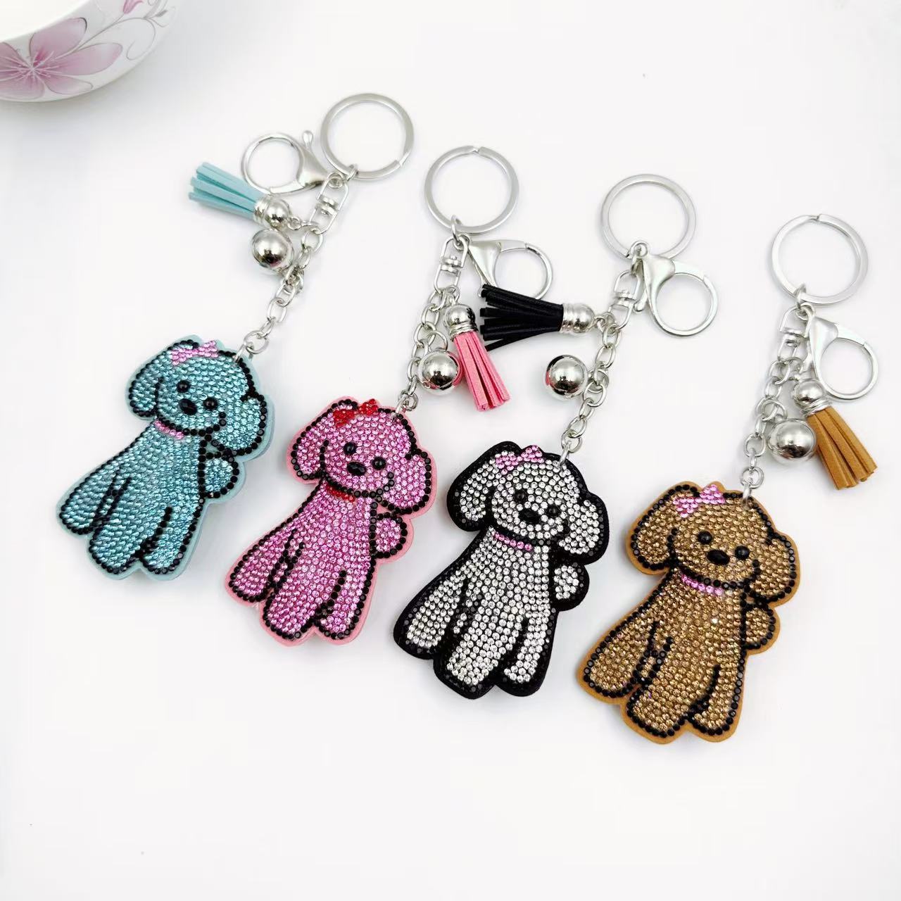 Wholesale Rhinestone Dog Keychain Cute Cartoon Design Bag Charm Wedding Favor Car Key Accessory