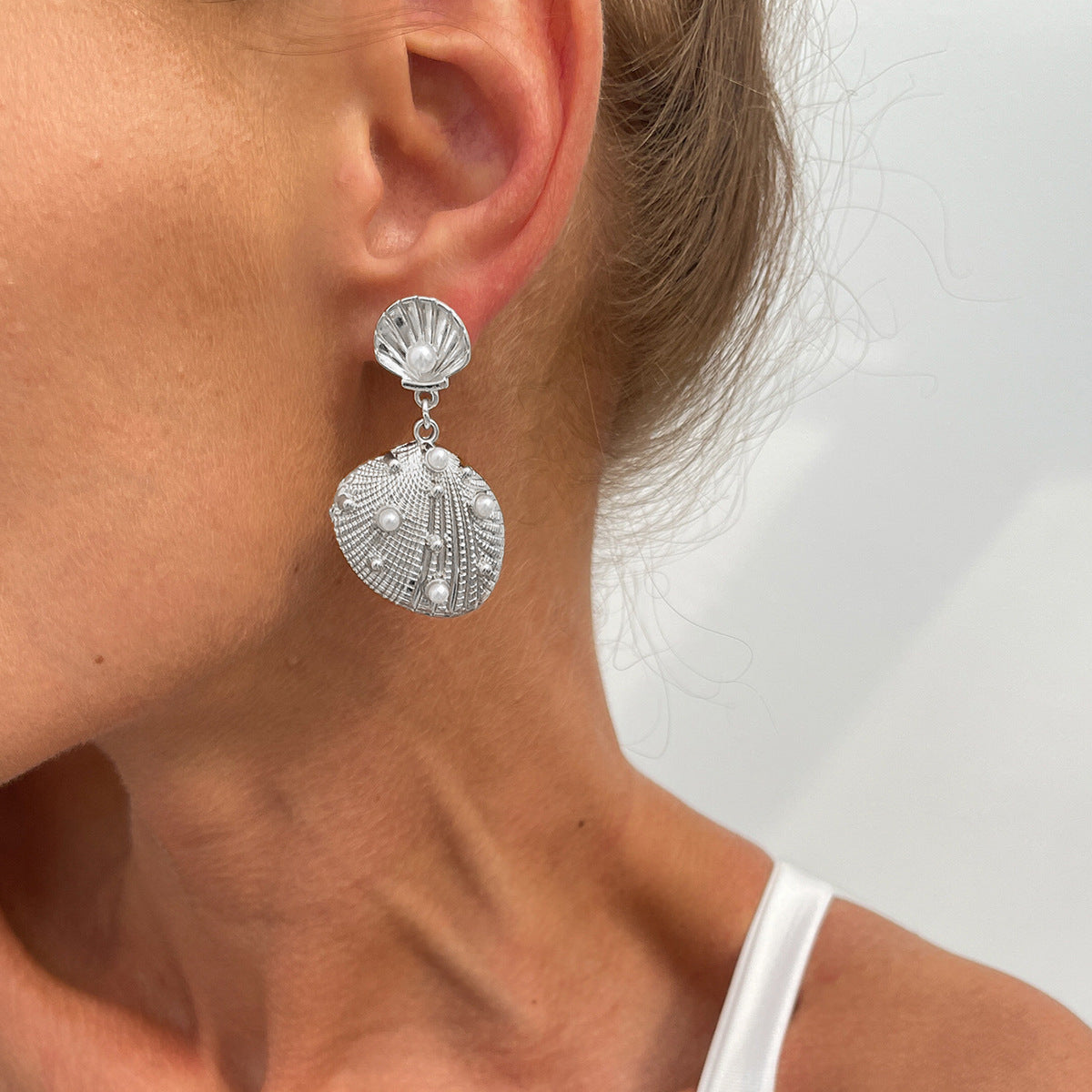 Wholesale Exaggerated conch and starfish earrings