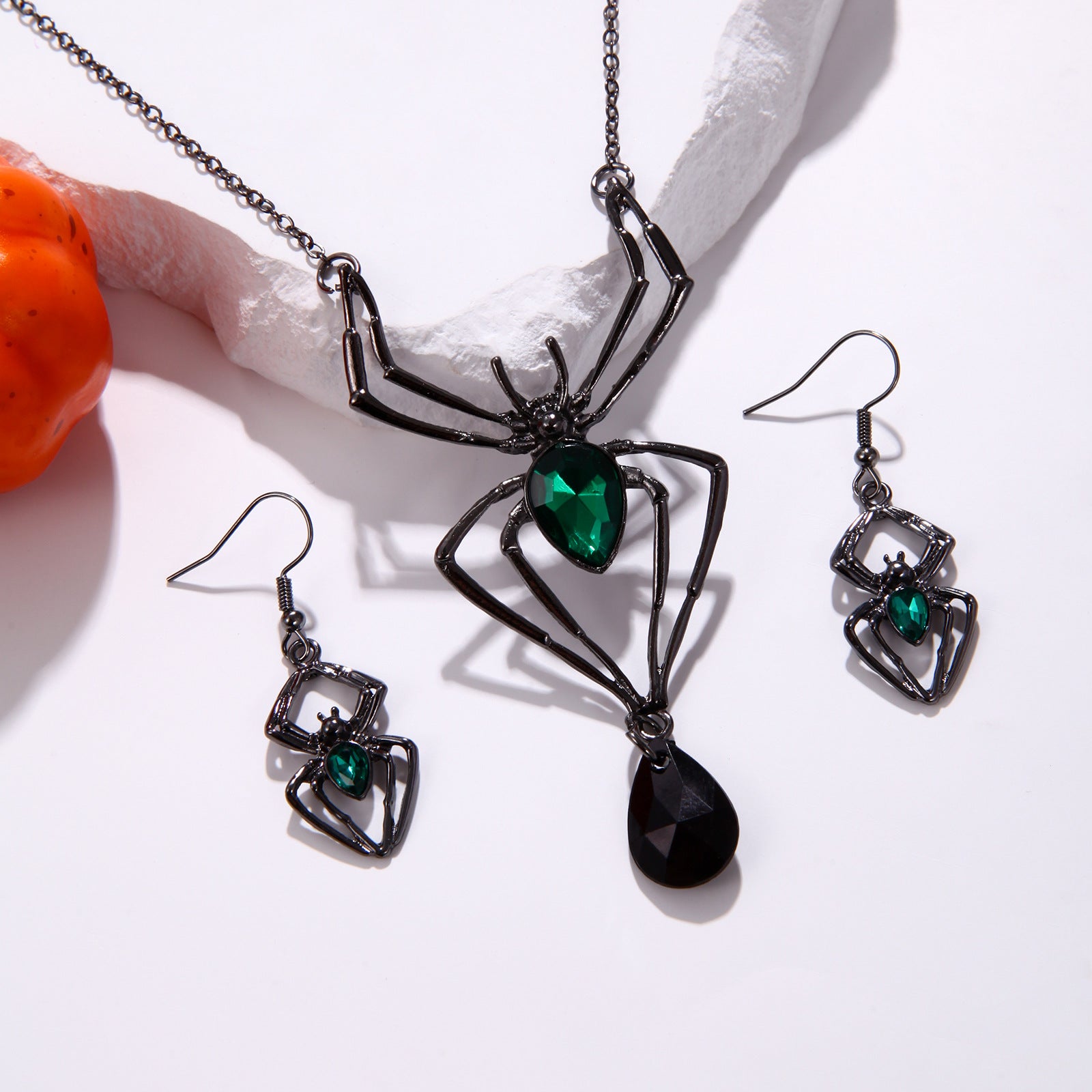 Wholesale Emerald Green   Bat Skull Design Zinc Alloy Earrings Necklace Jewelry Set Fashion Accessory Gift