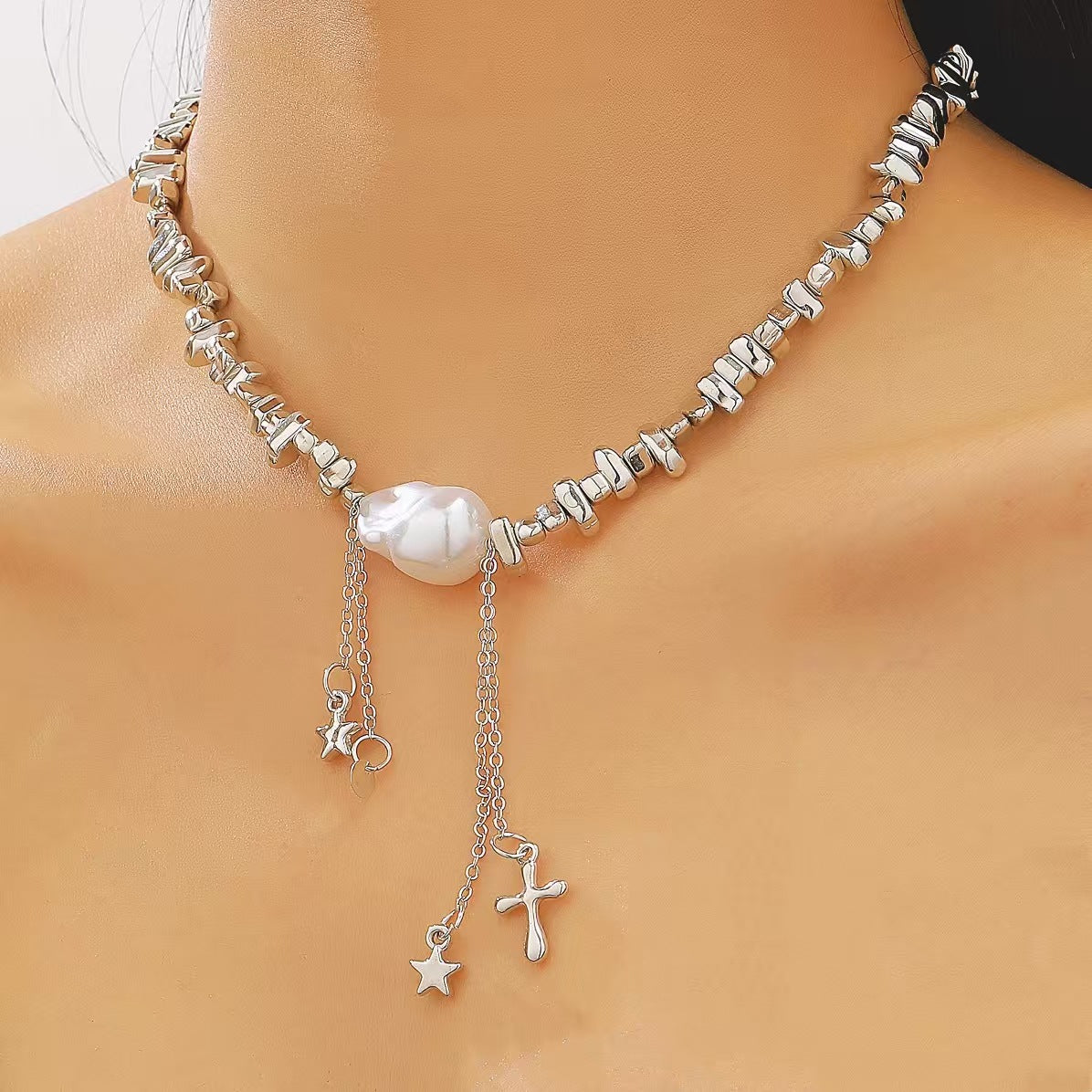 Wholesale Silver Geometric Heart Pendant Necklace