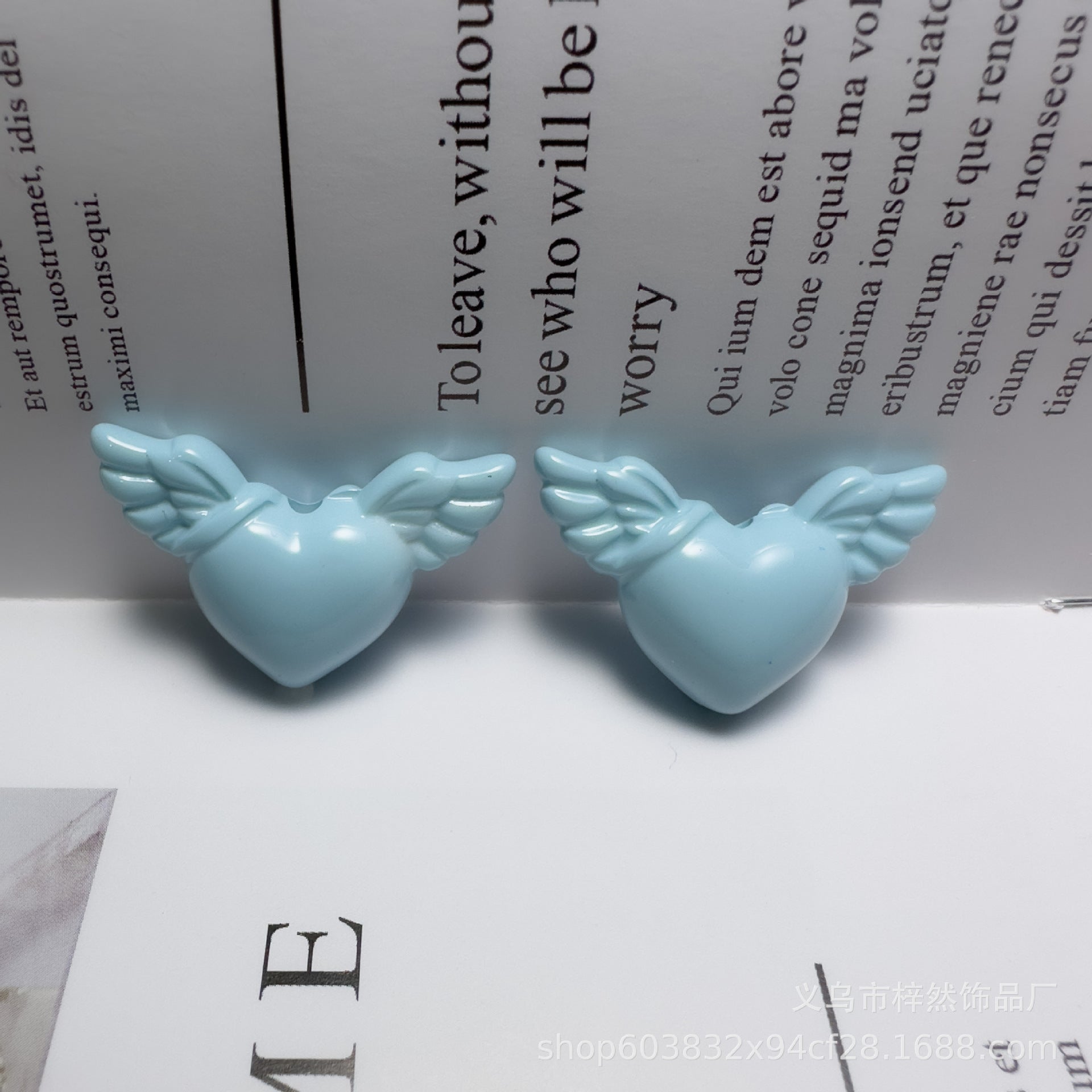 Wholesale of 100PCS/PACK Acrylic Solid Color Baked Paint, Love Angel Wings, Plated with Colored Straight Hole Beads