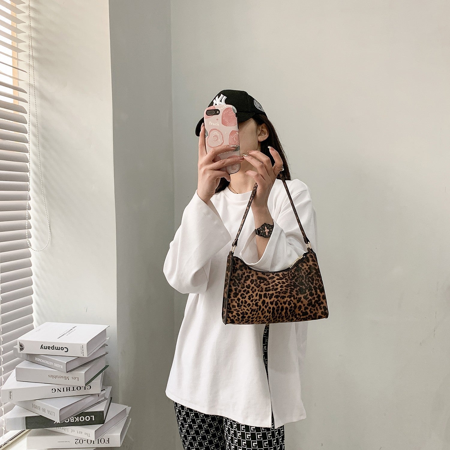 Wholesale Contrasting Print Shoulder Bag