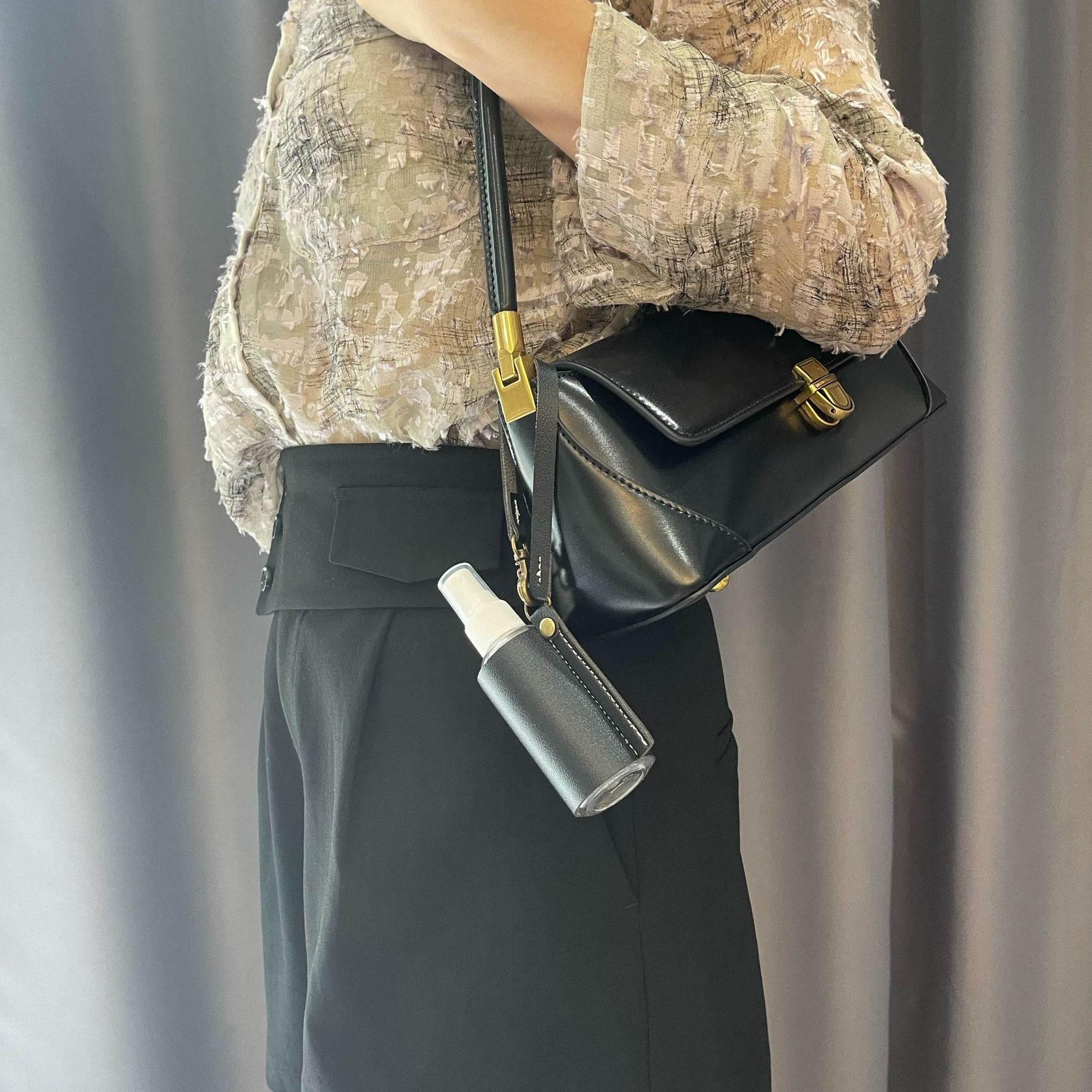 Wholesale PU Bottle Case Keychain